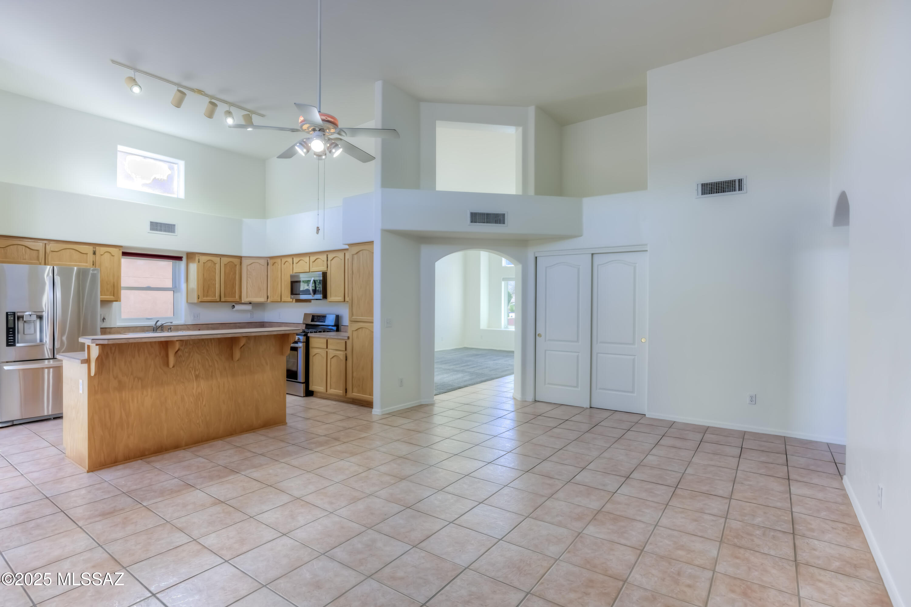 385 E Streams Edge Place