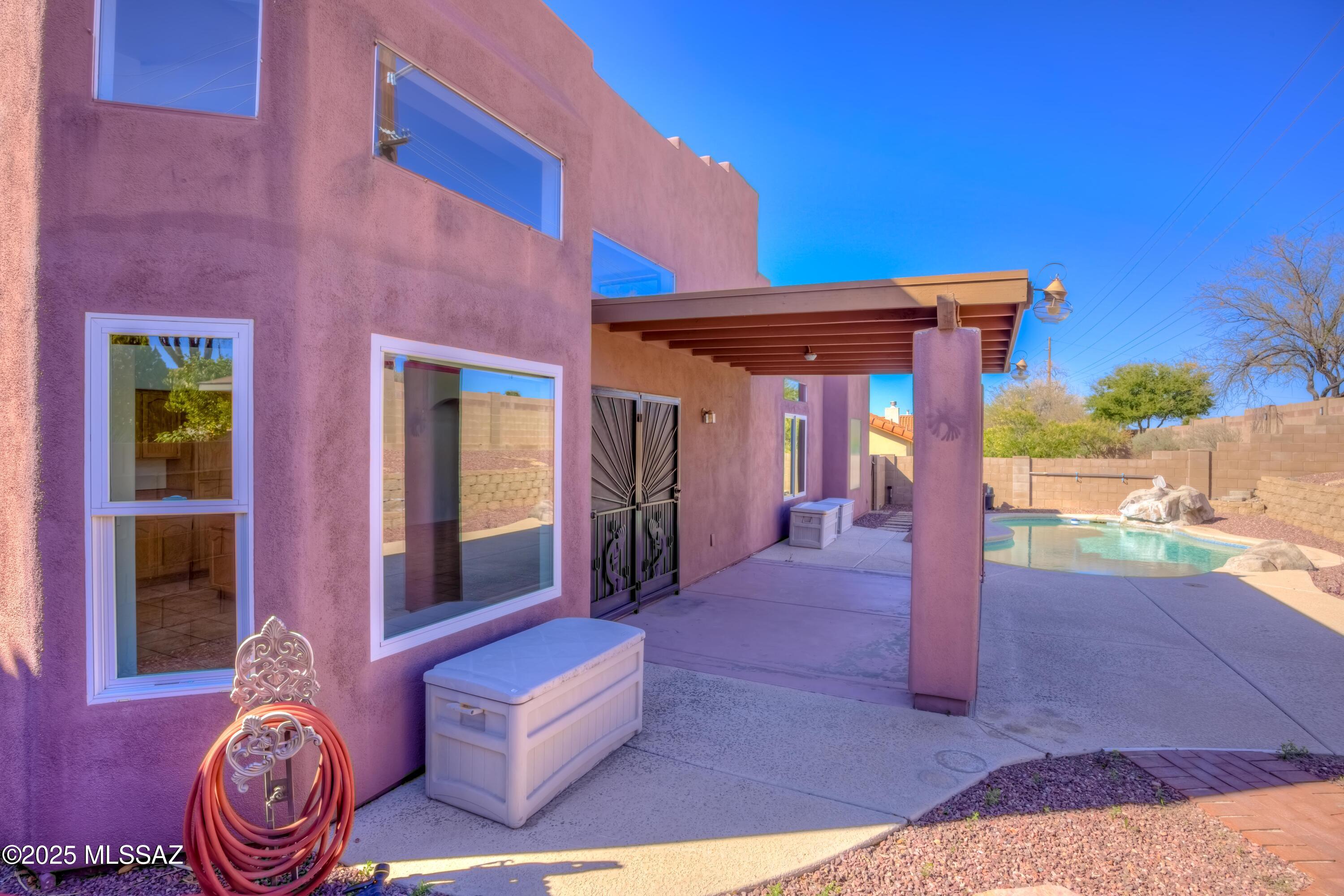 385 E Streams Edge Place