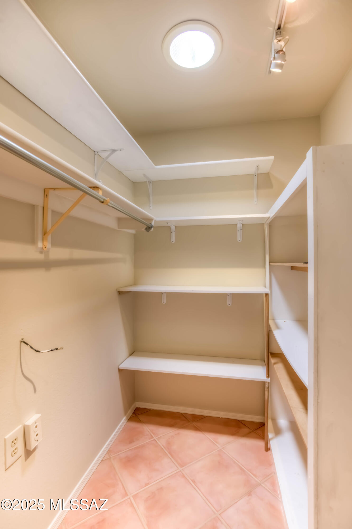 38190 S Mountain Site Drive