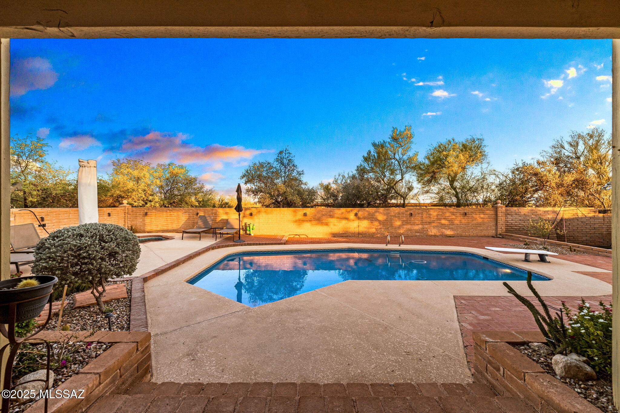 3920 E Alvernon Circle