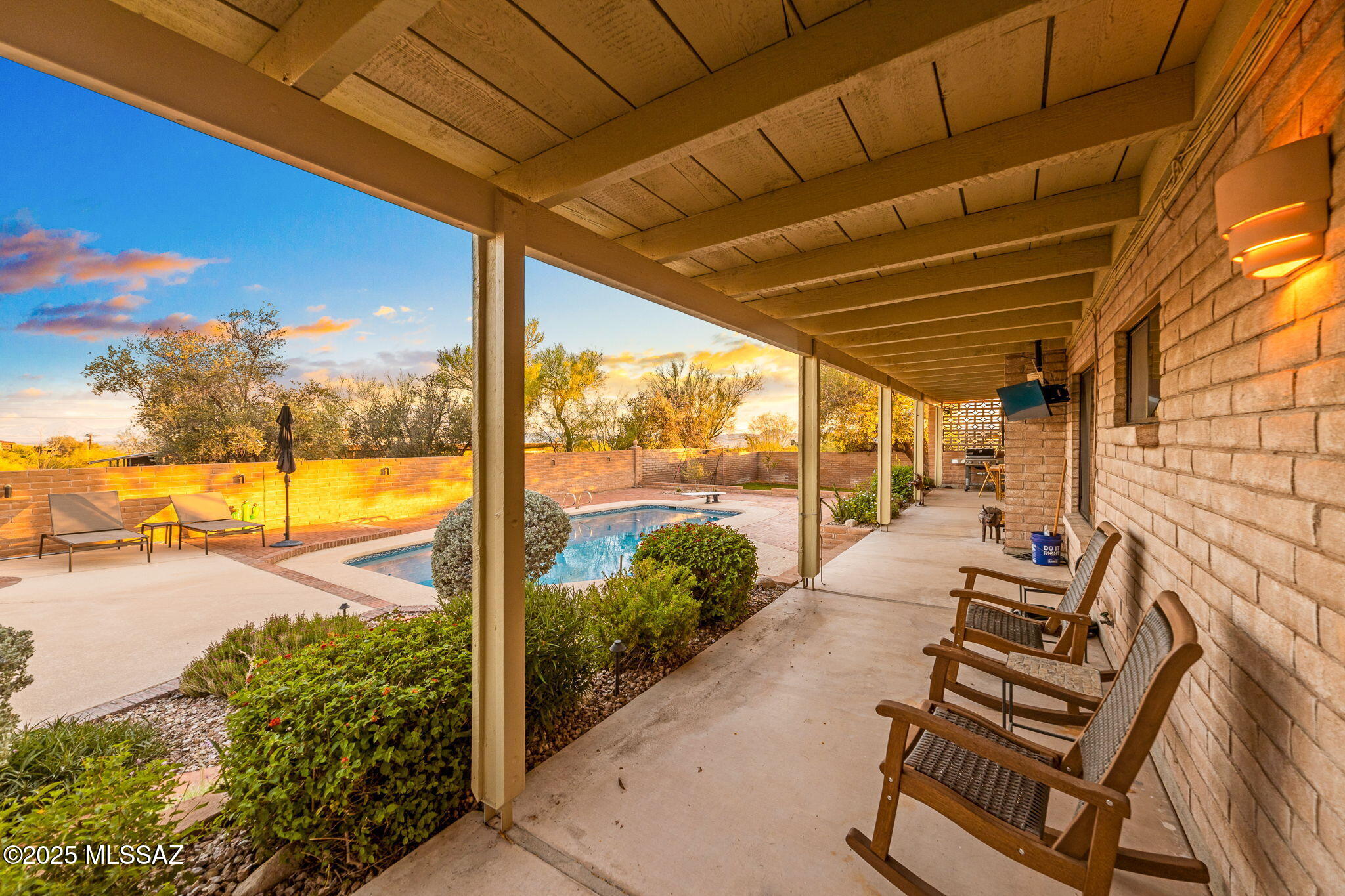 3920 E Alvernon Circle