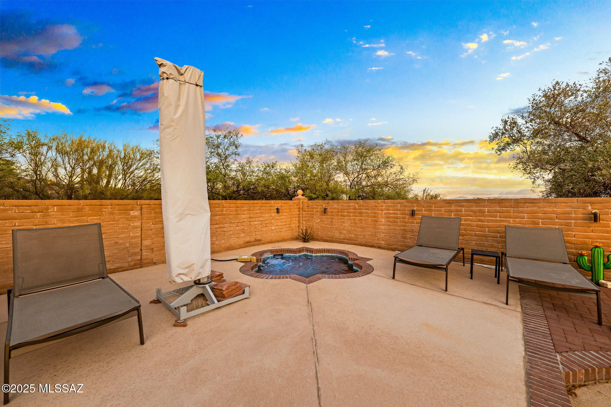 3920 E Alvernon Circle