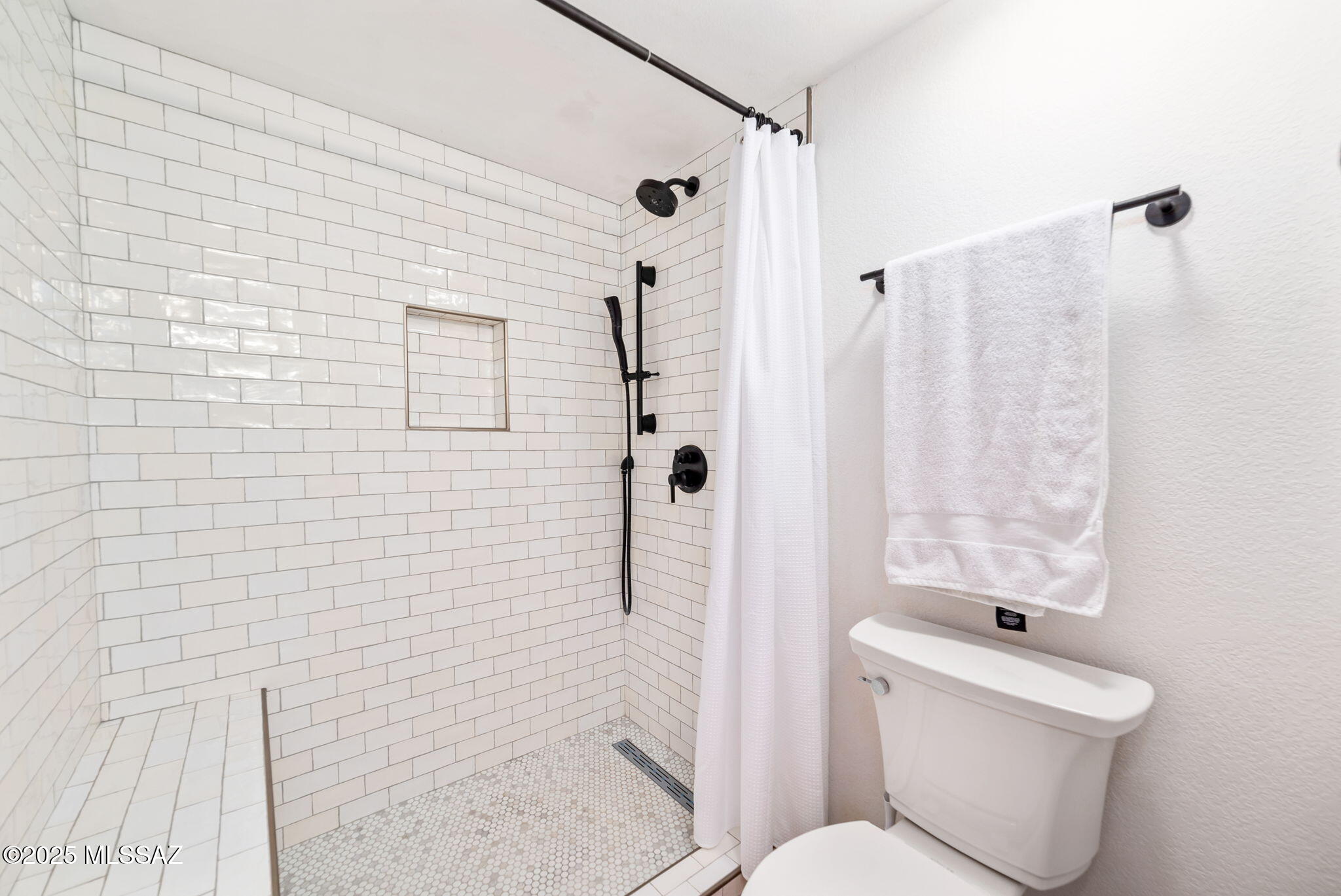 3920 E Alvernon Circle