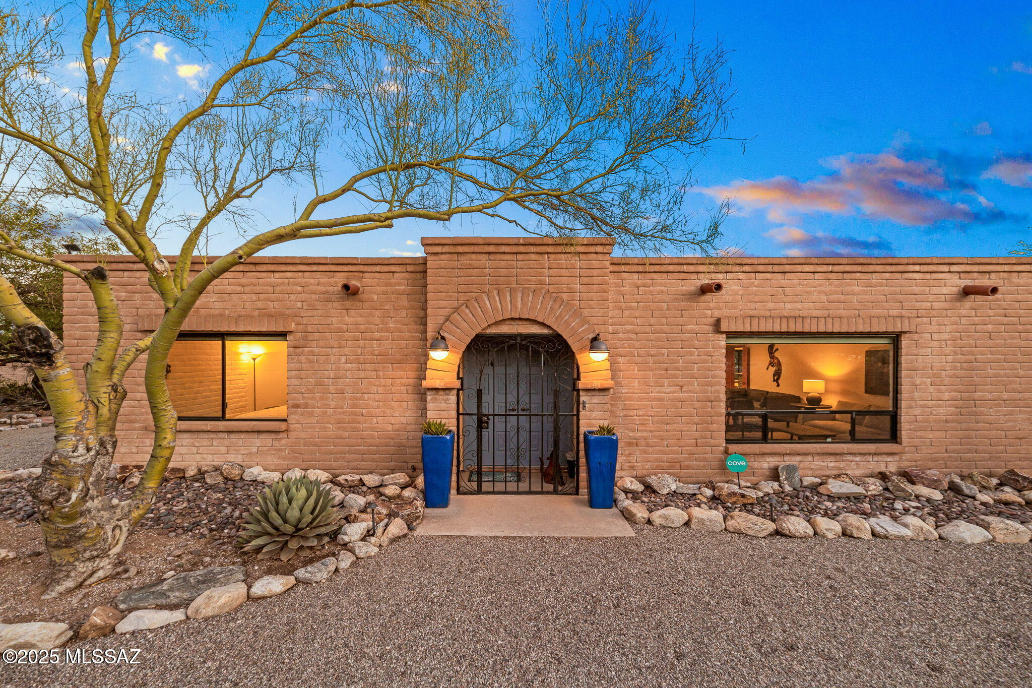 3920 E Alvernon Circle