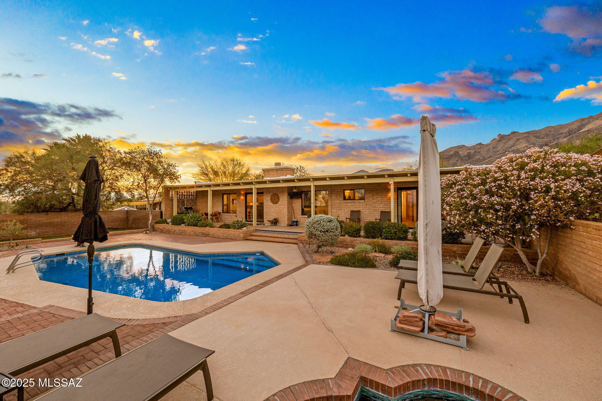 3920 E Alvernon Circle