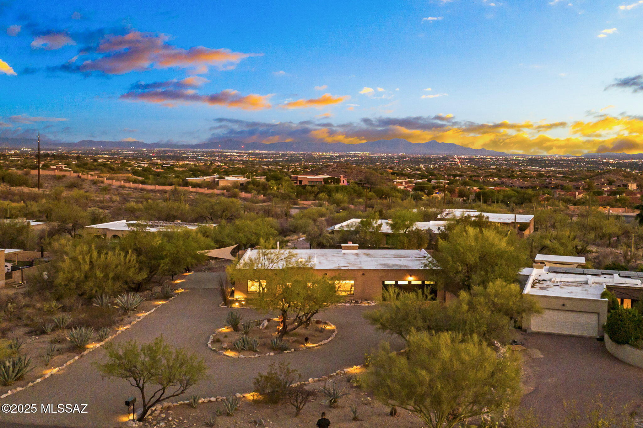 3920 E Alvernon Circle