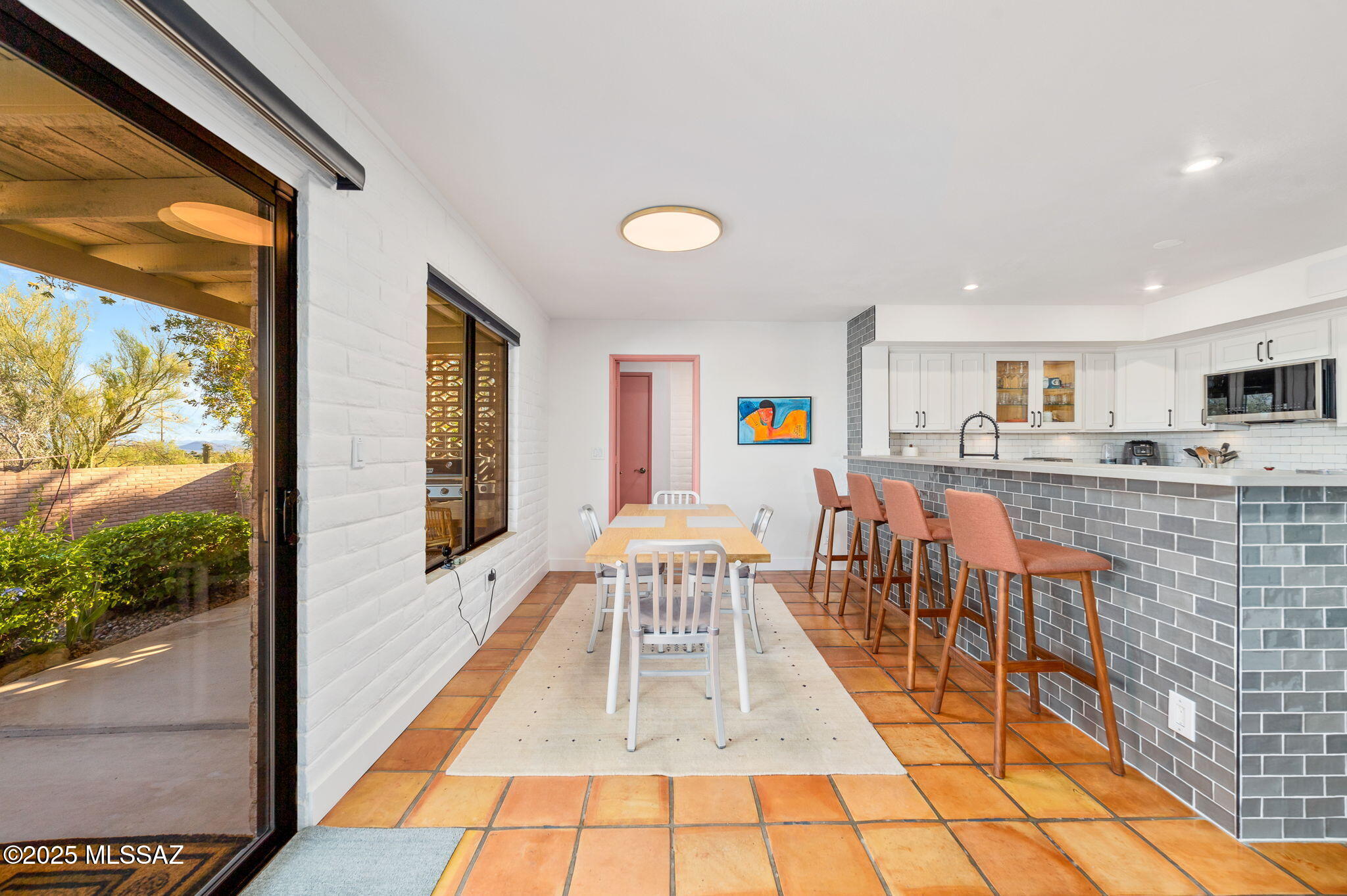 3920 E Alvernon Circle