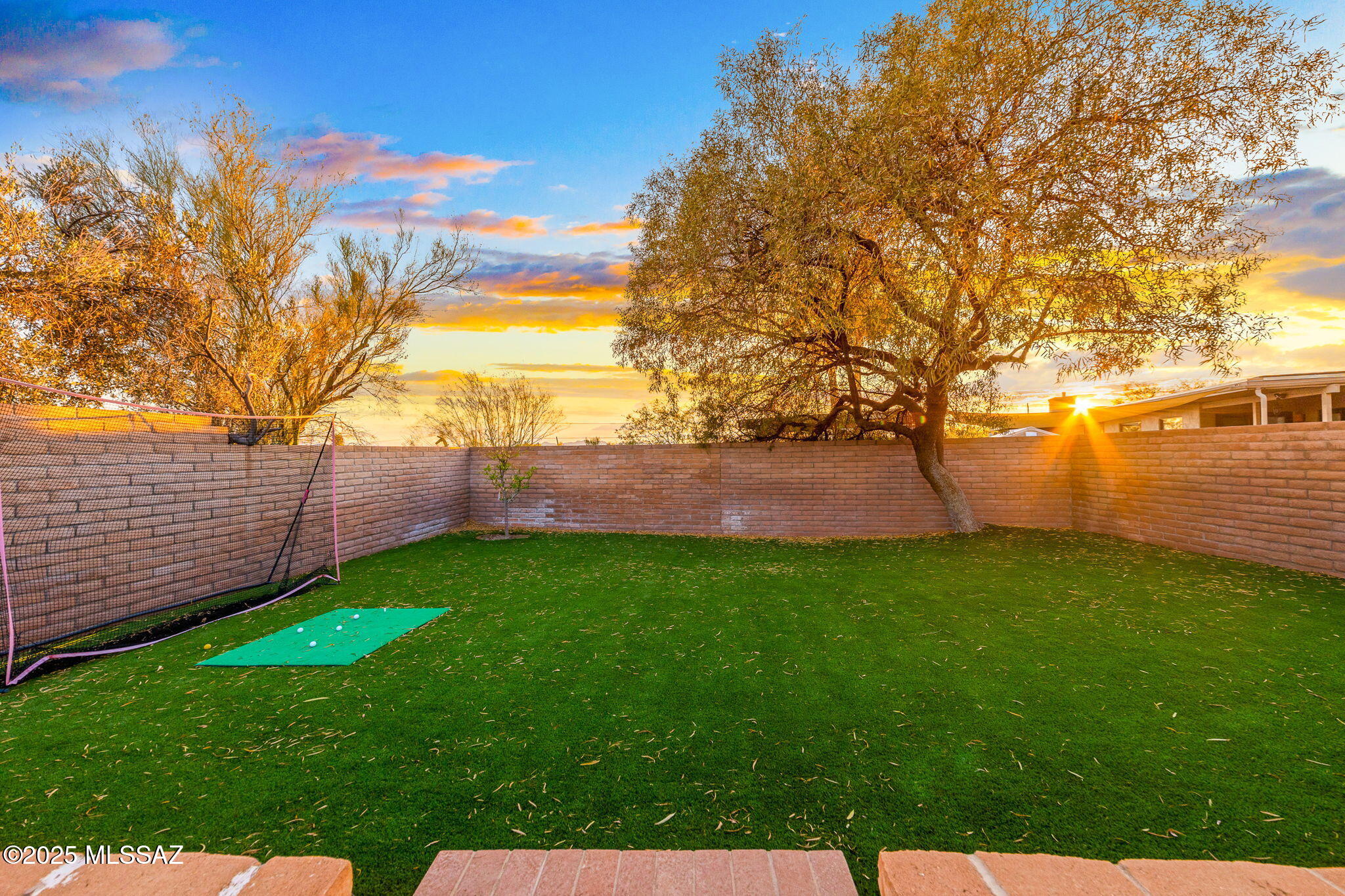 3920 E Alvernon Circle