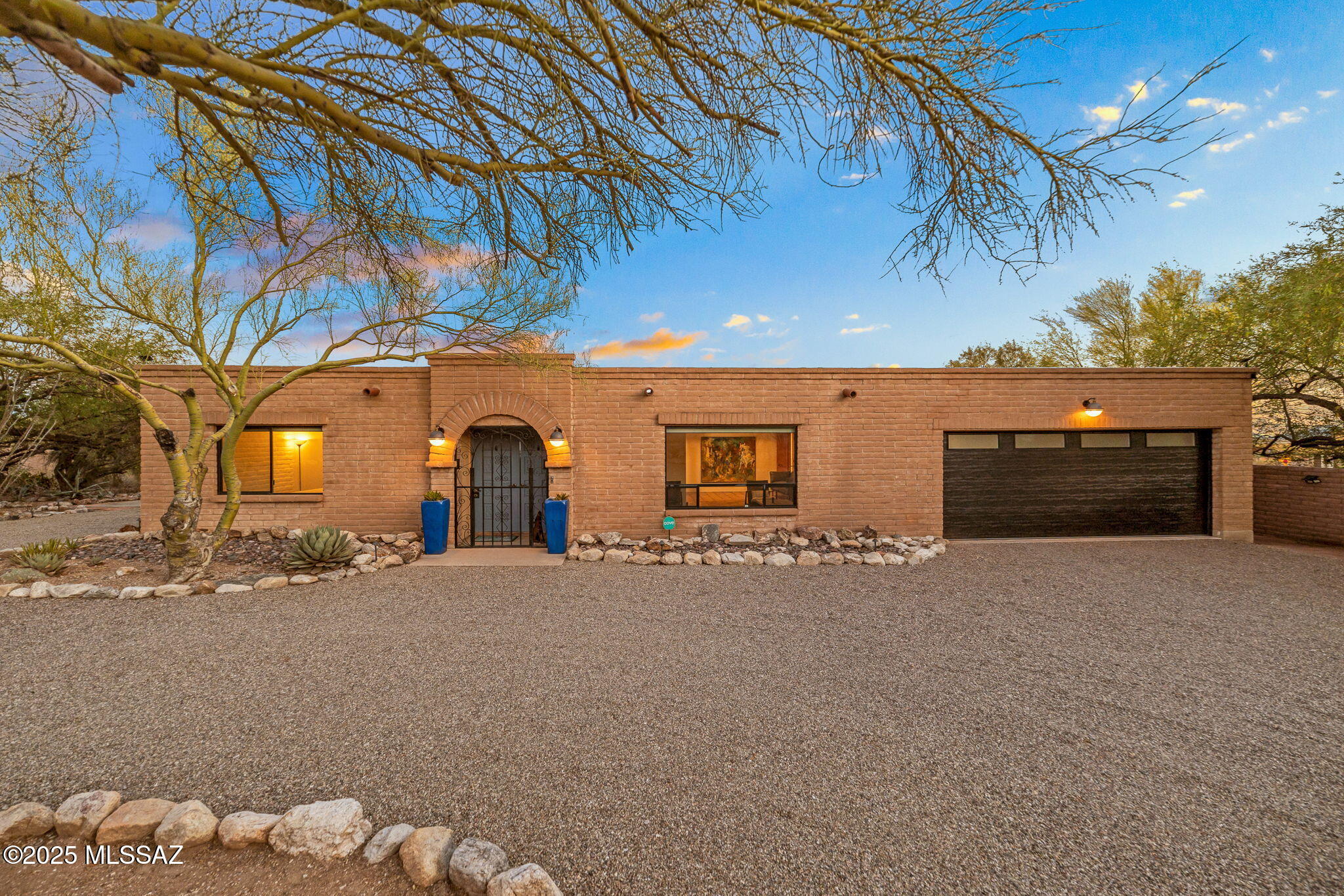 3920 E Alvernon Circle