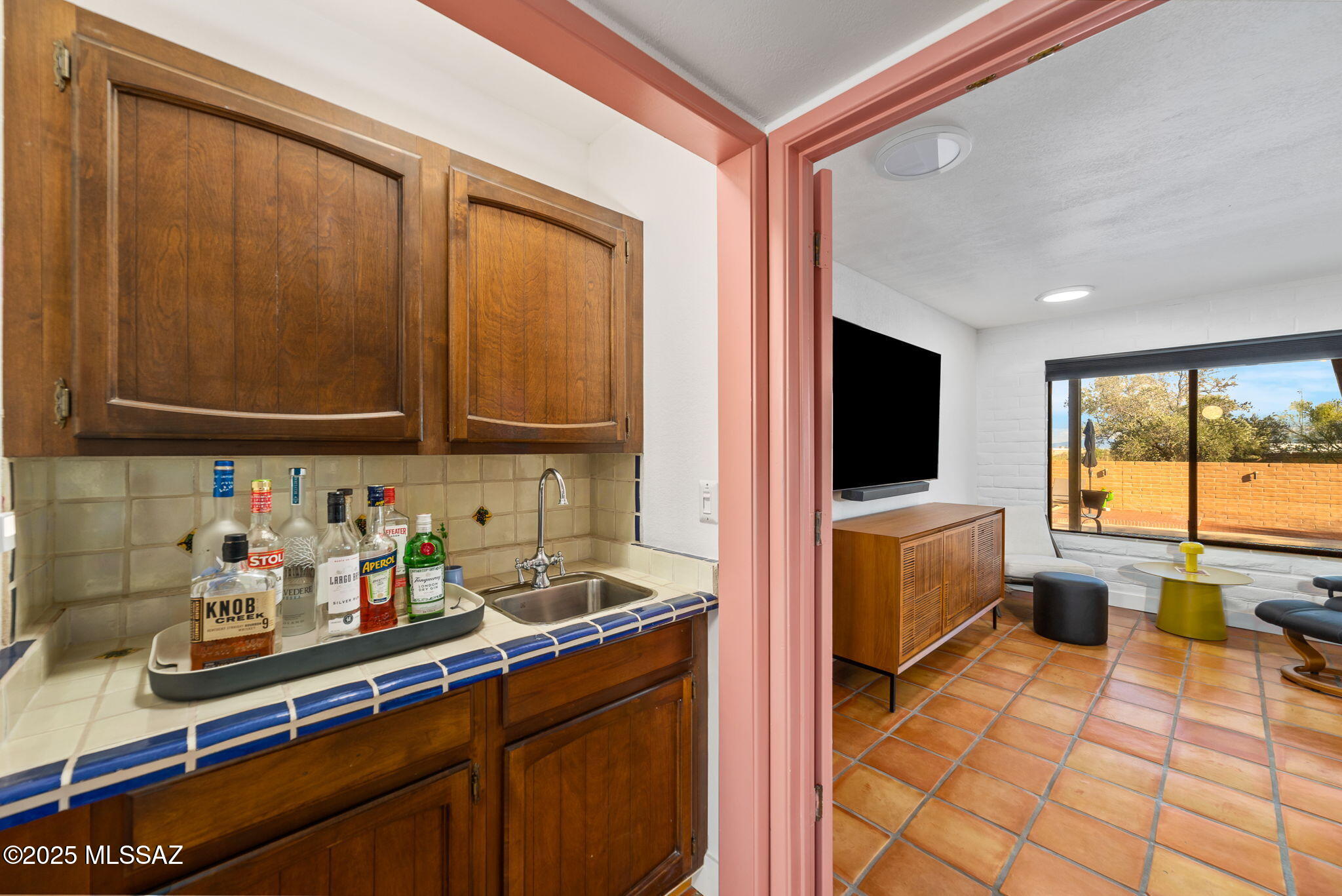 3920 E Alvernon Circle