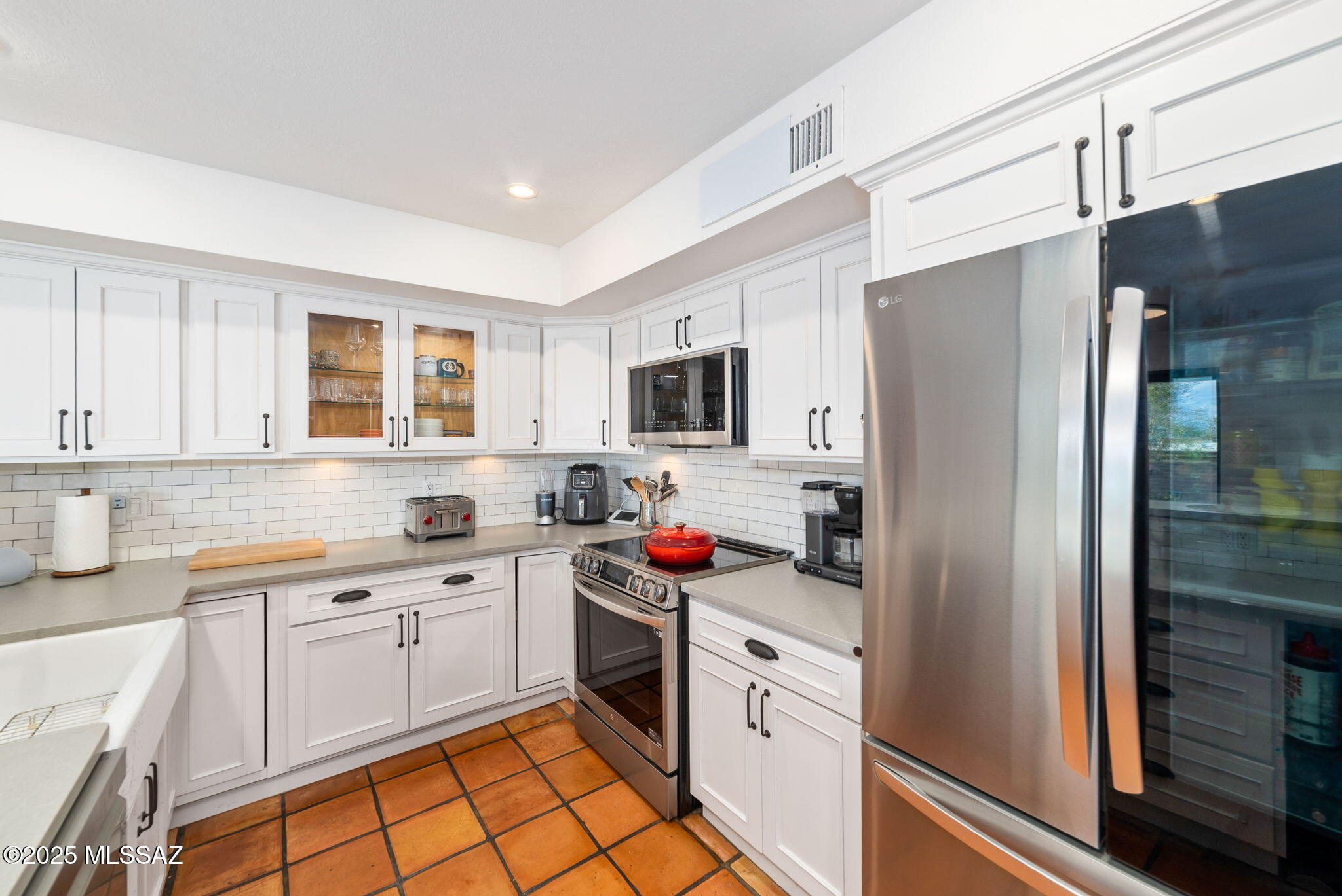 3920 E Alvernon Circle