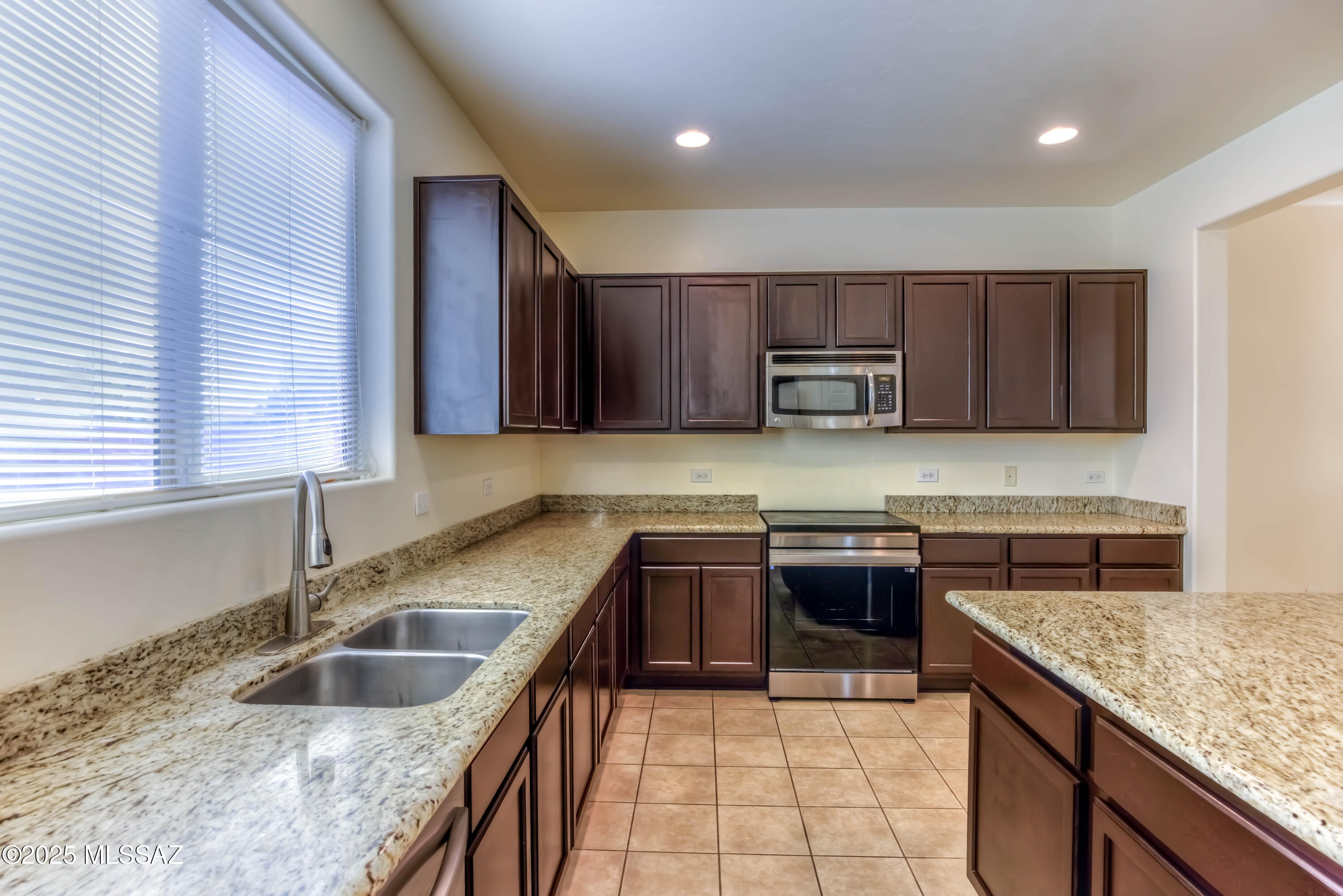 8348 N Mountain Stone Pine Way