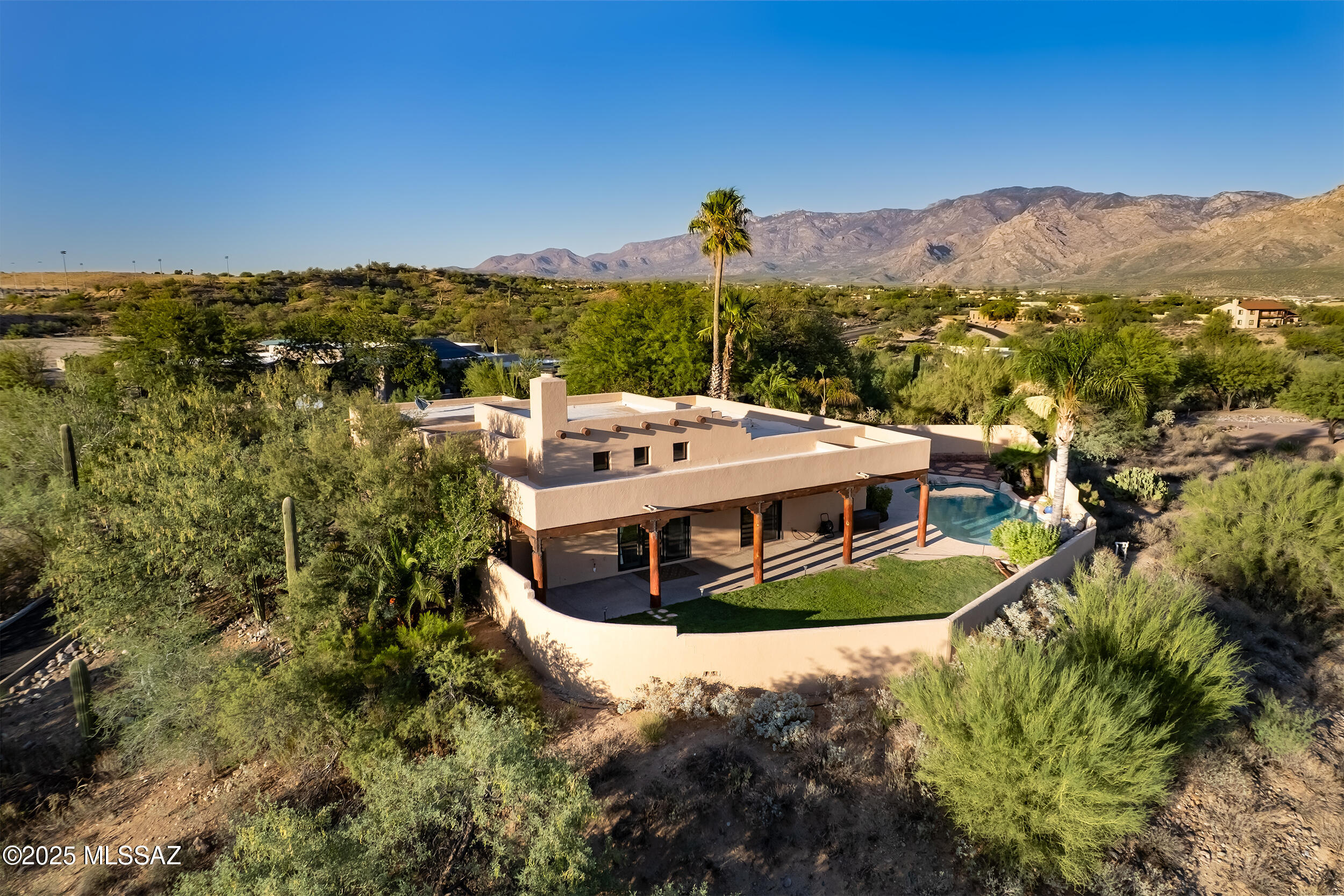 11140 N Poinsettia Drive