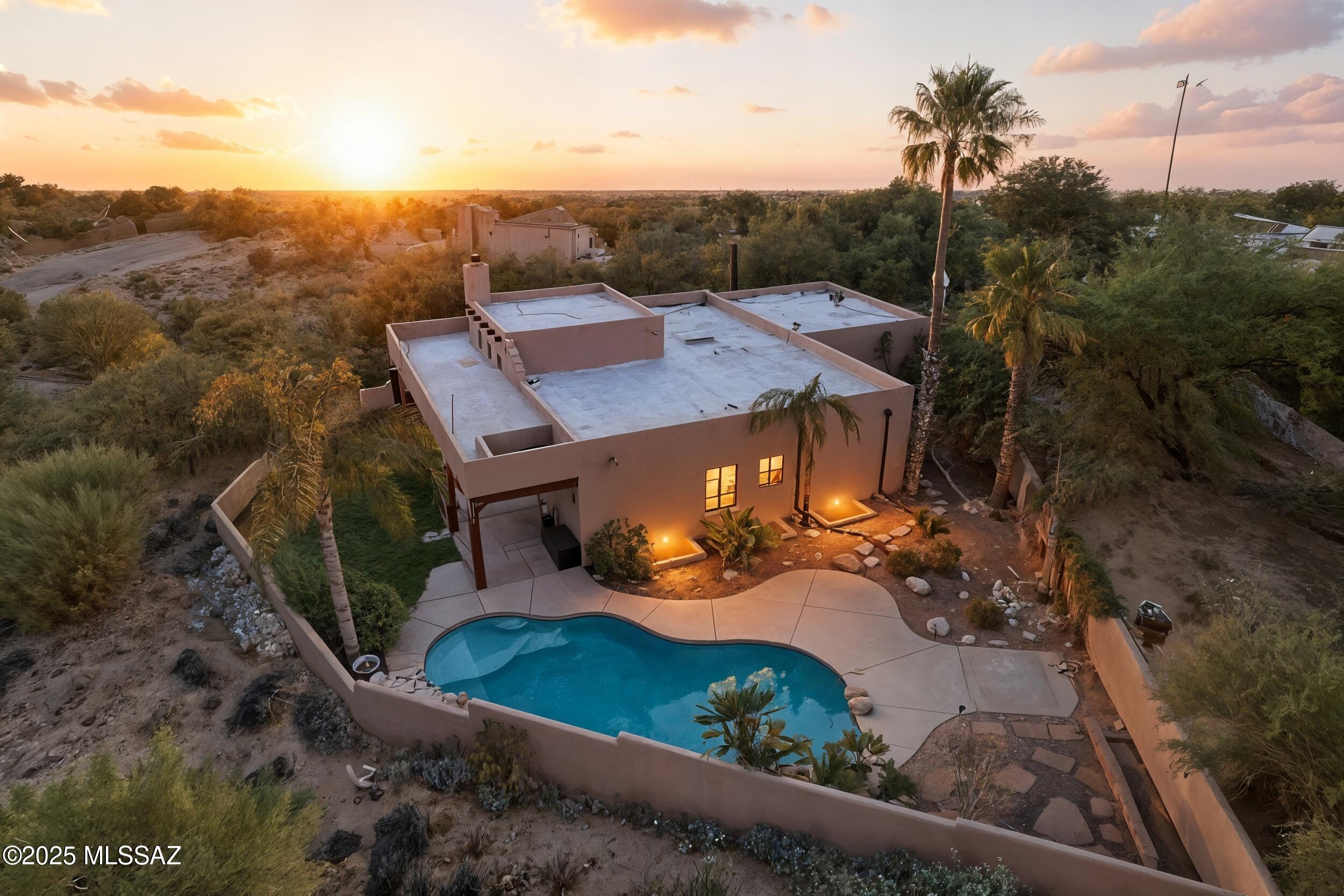 11140 N Poinsettia Drive