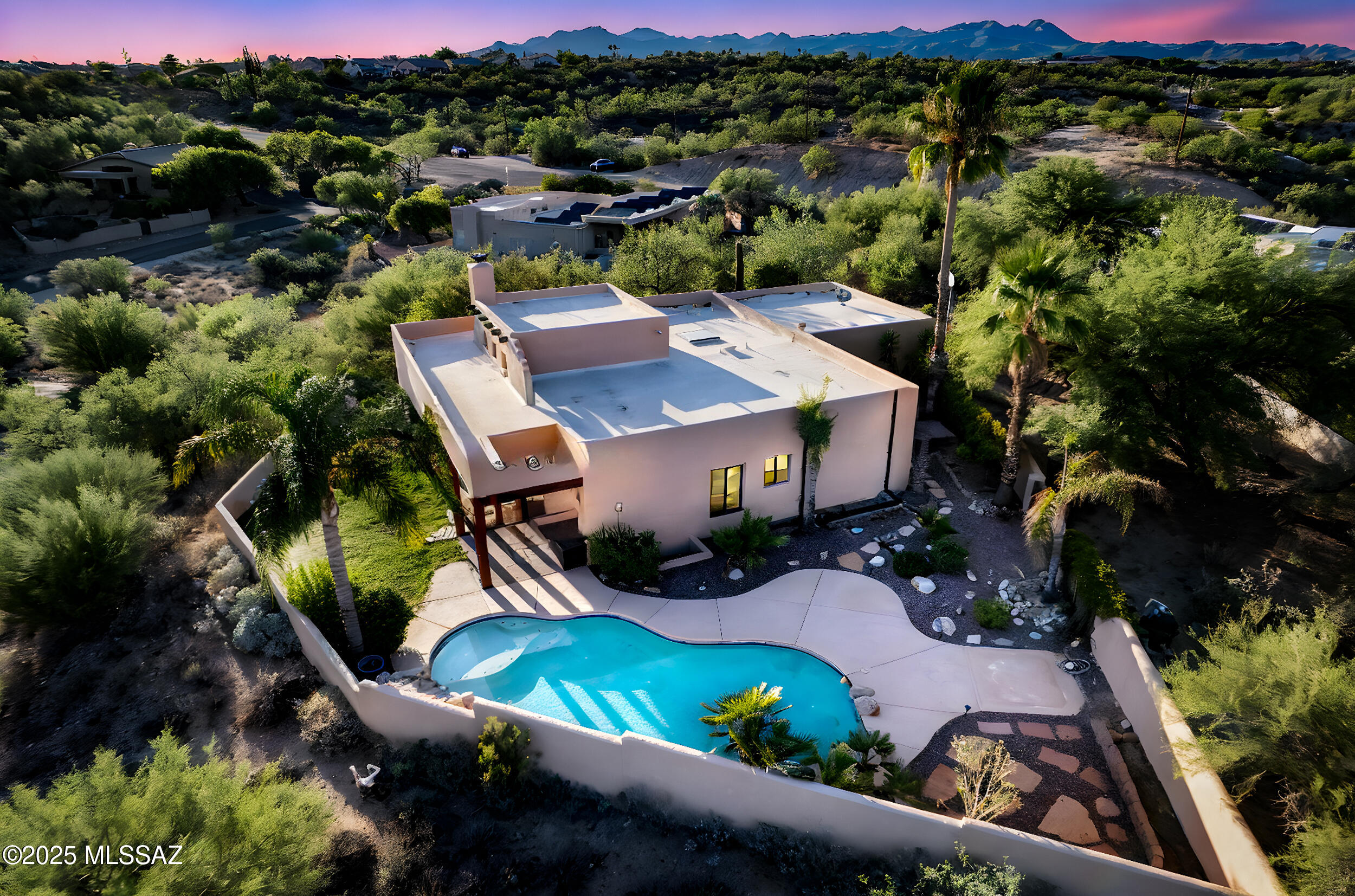 11140 N Poinsettia Drive