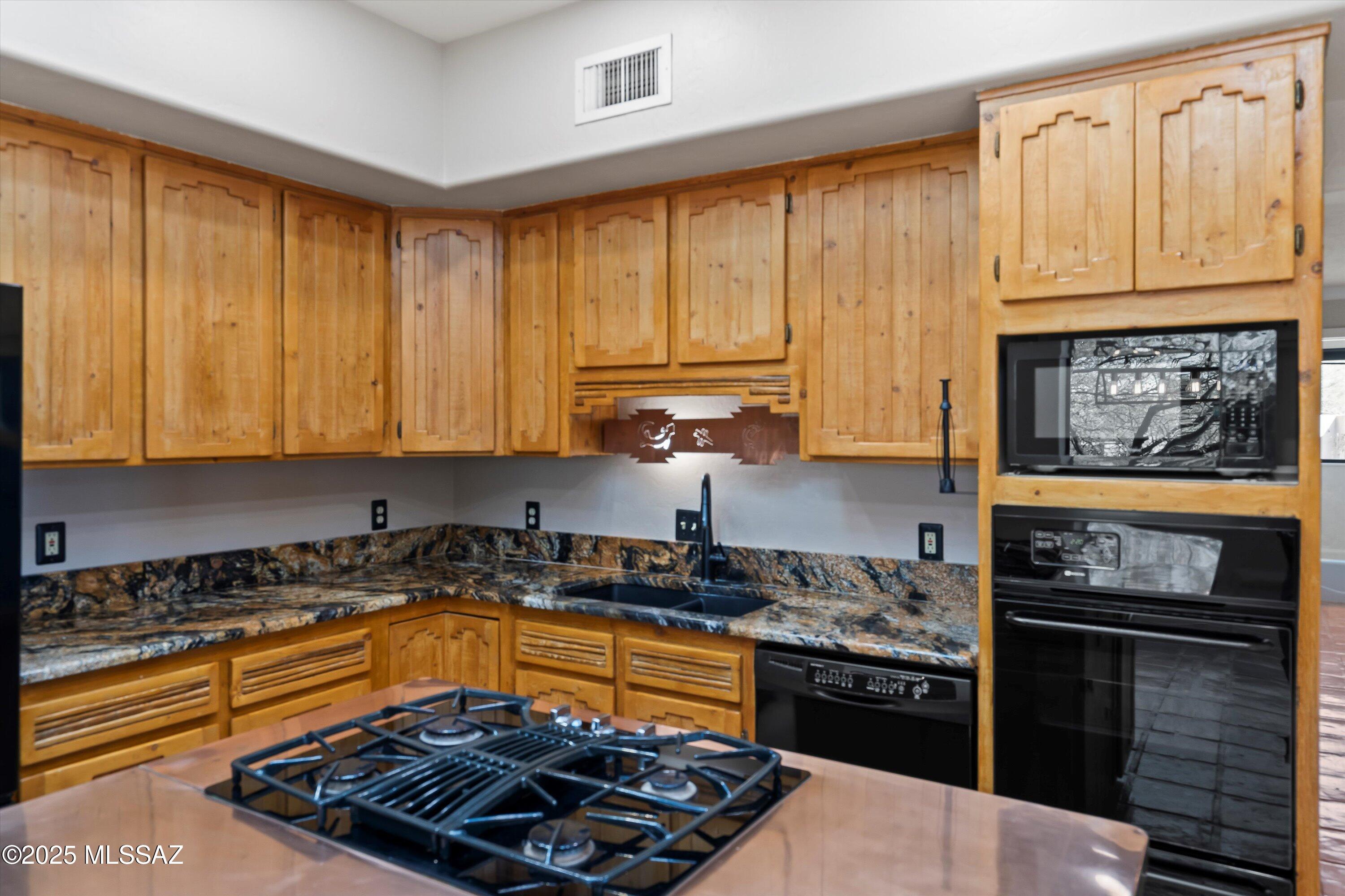 11140 N Poinsettia Drive