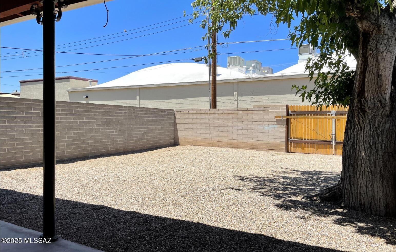 1526 W Windsor Street