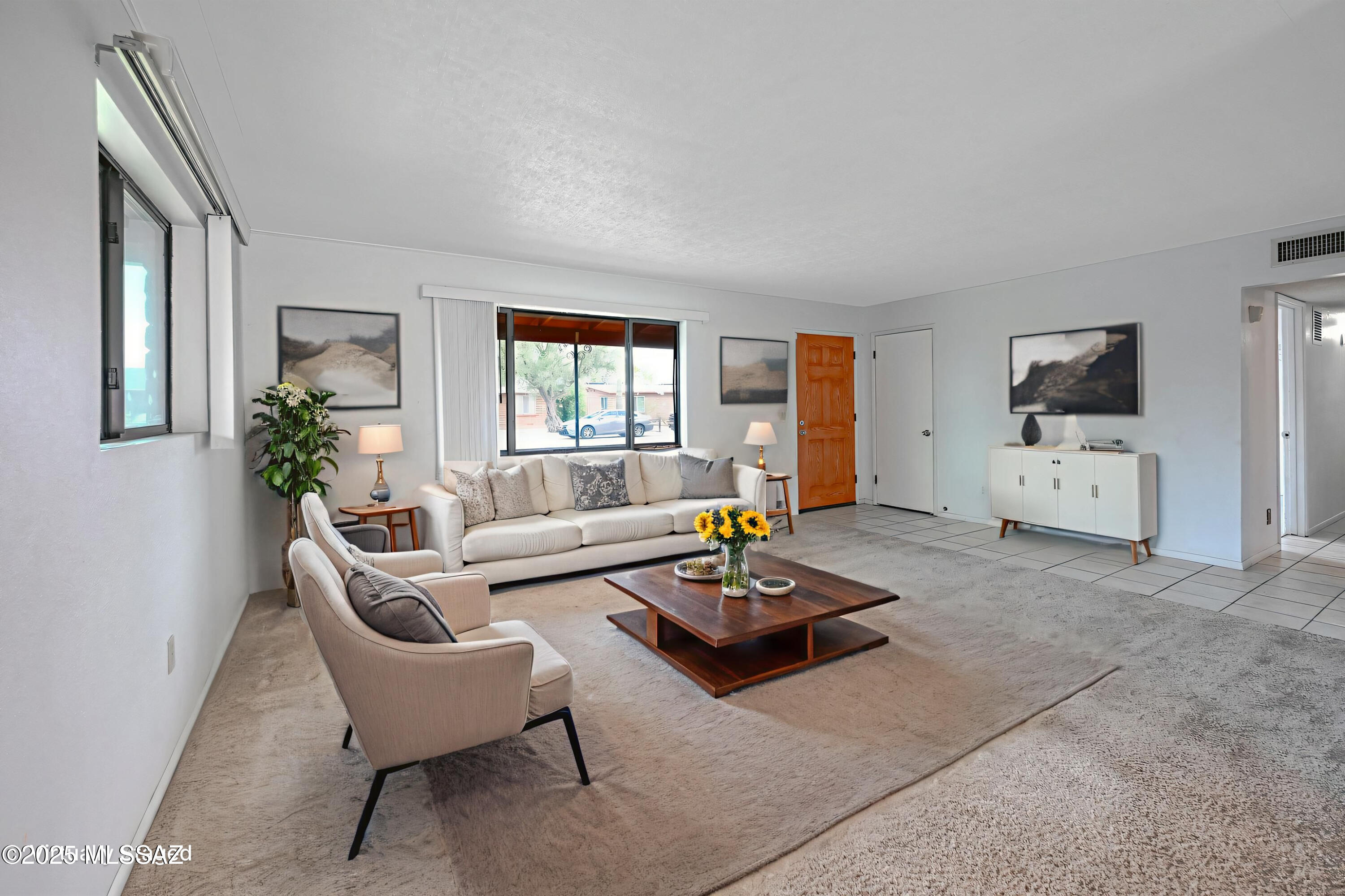 1526 W Windsor Street