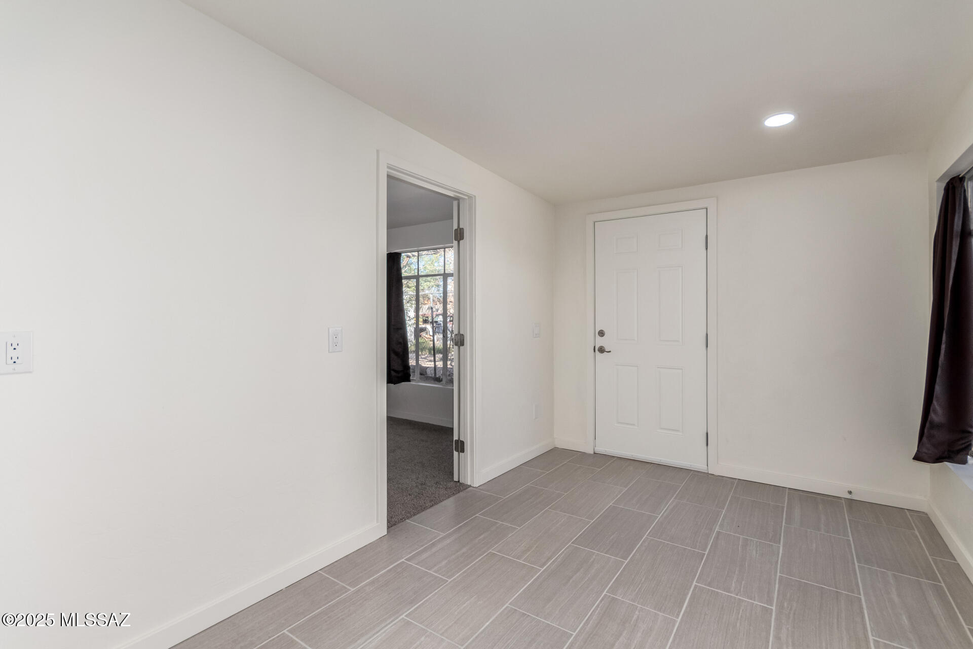 528 W Columbia Street