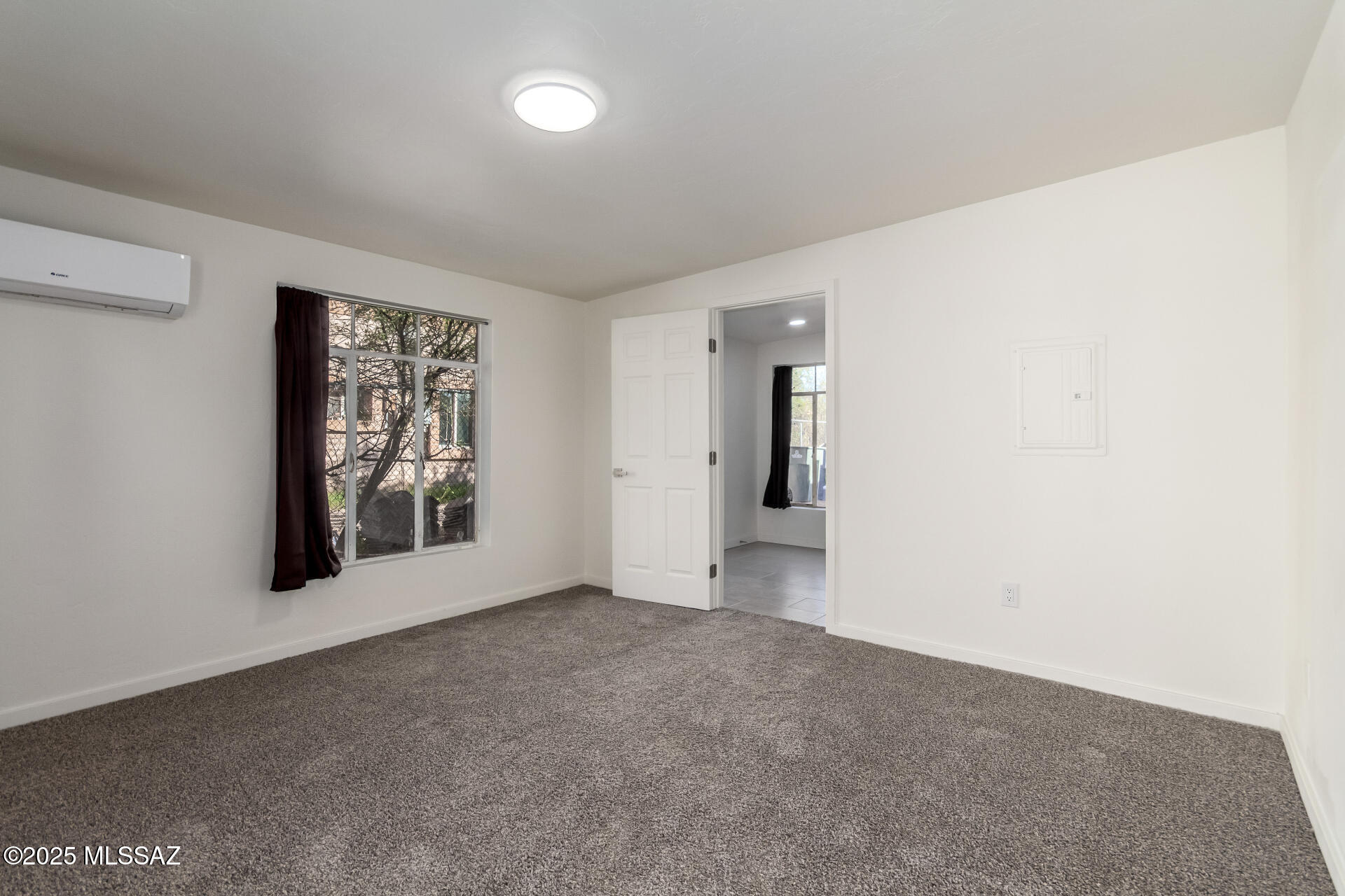 528 W Columbia Street