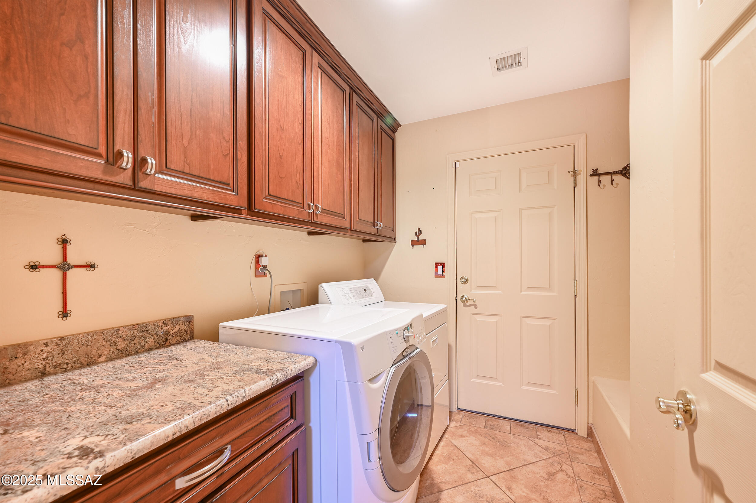 1815 E Starmist Place