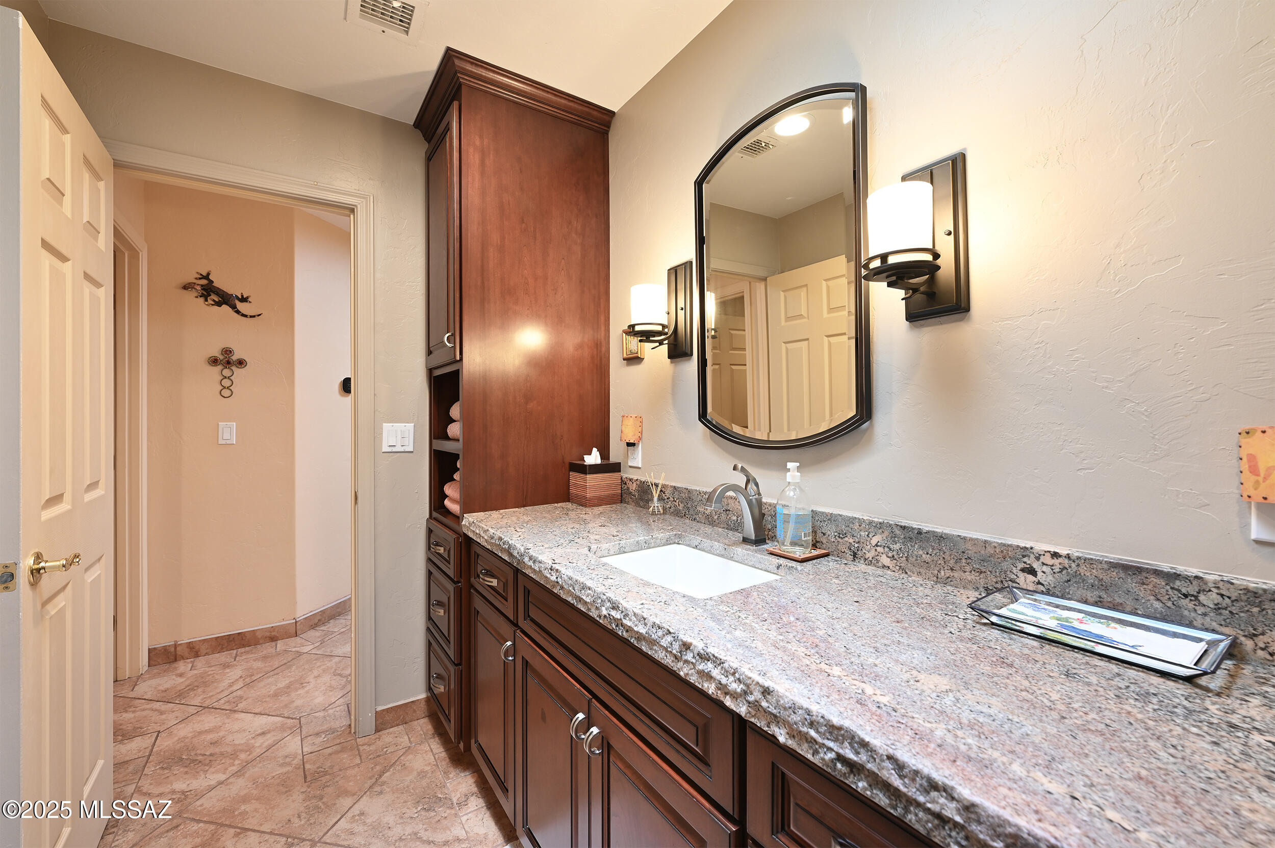 1815 E Starmist Place