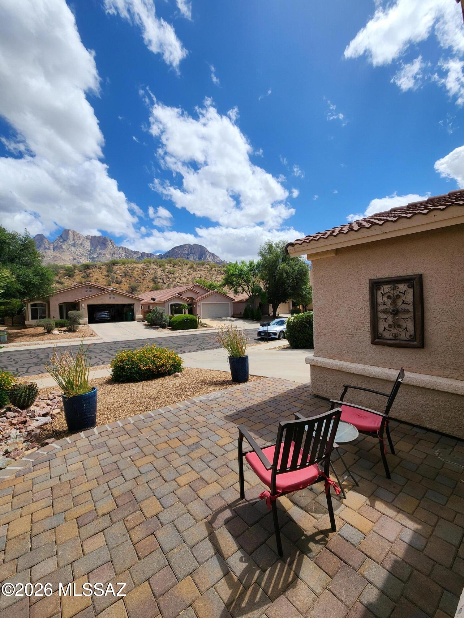 2411 E Skipping Rock Way