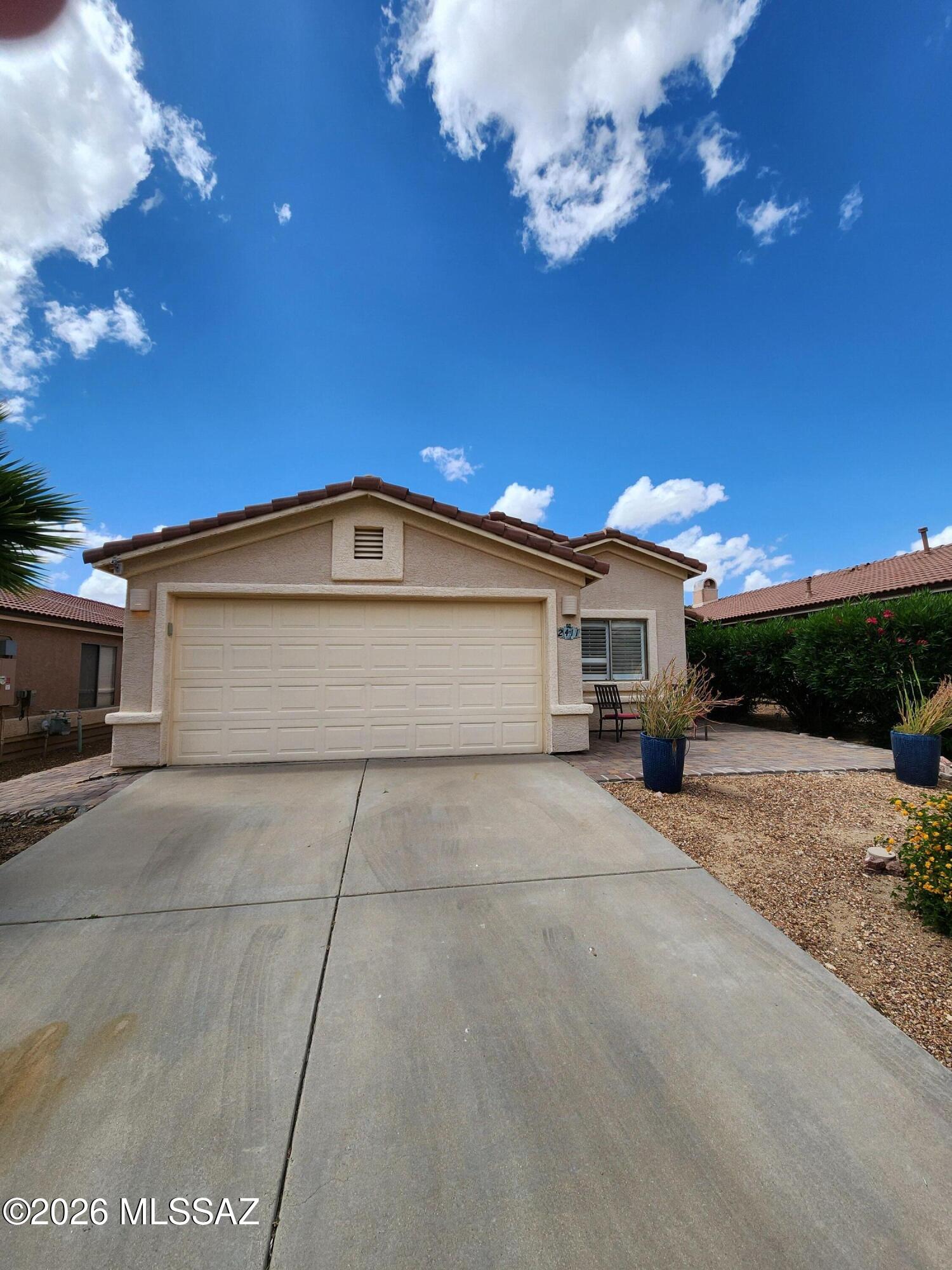 2411 E Skipping Rock Way
