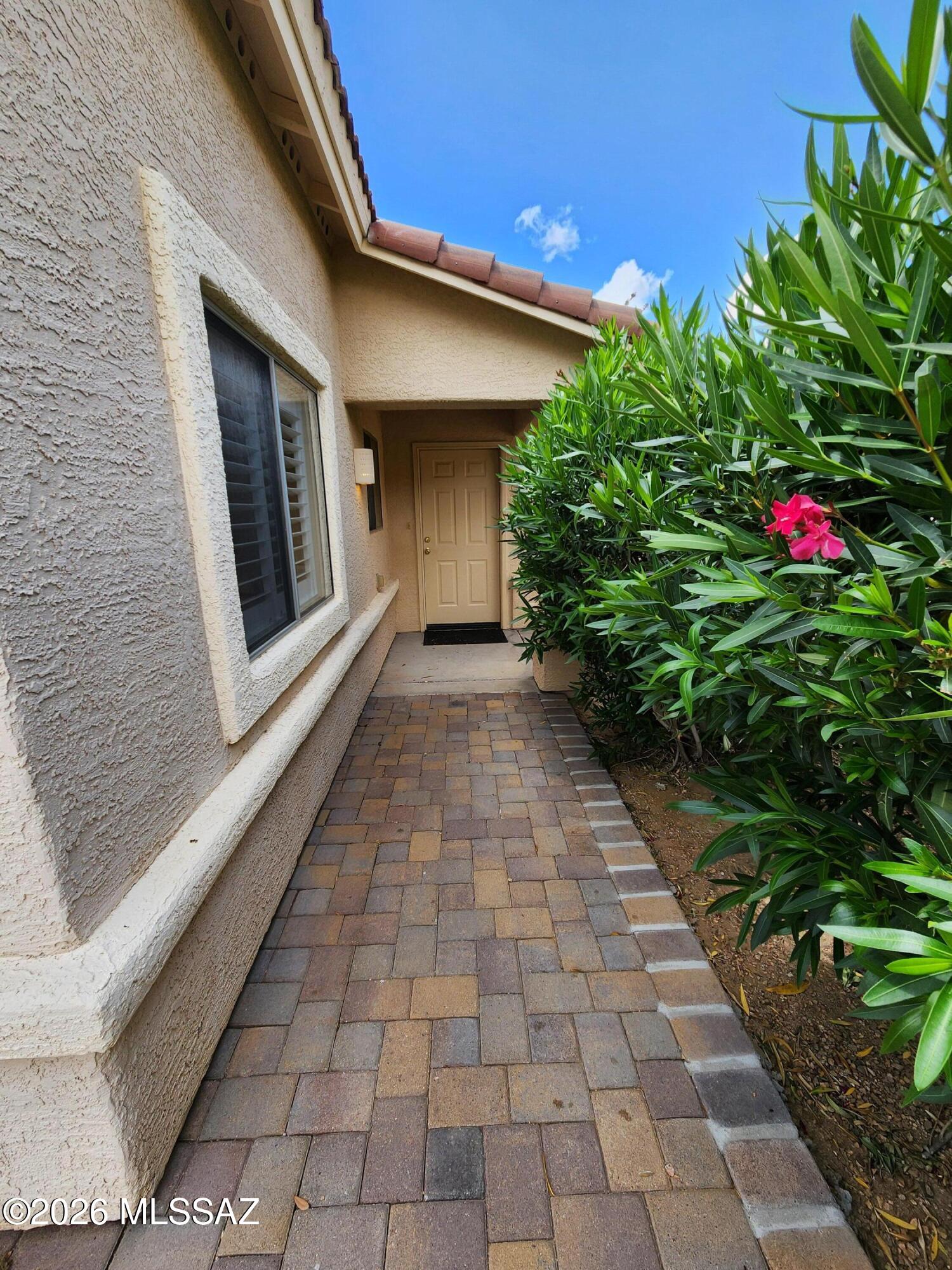 2411 E Skipping Rock Way