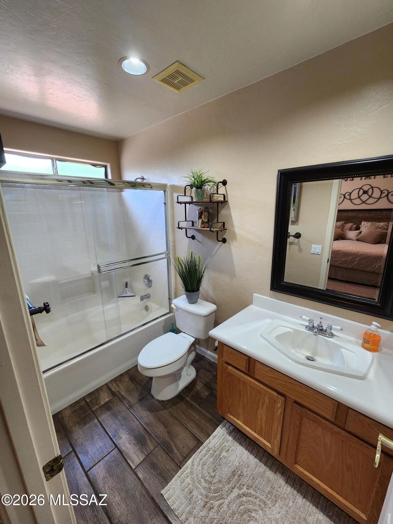2411 E Skipping Rock Way