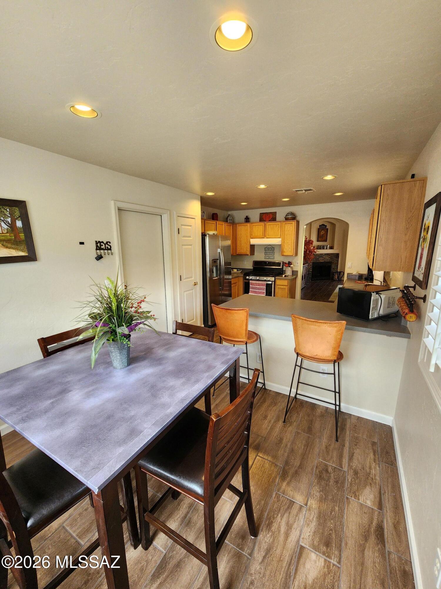 2411 E Skipping Rock Way