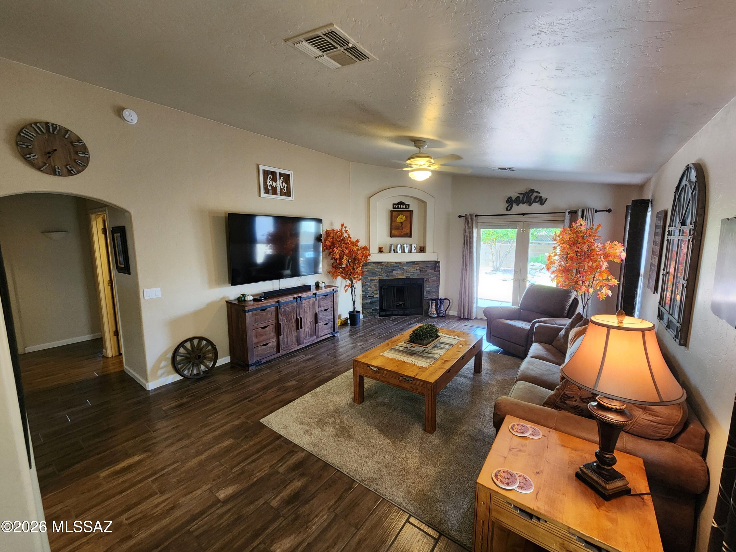 2411 E Skipping Rock Way
