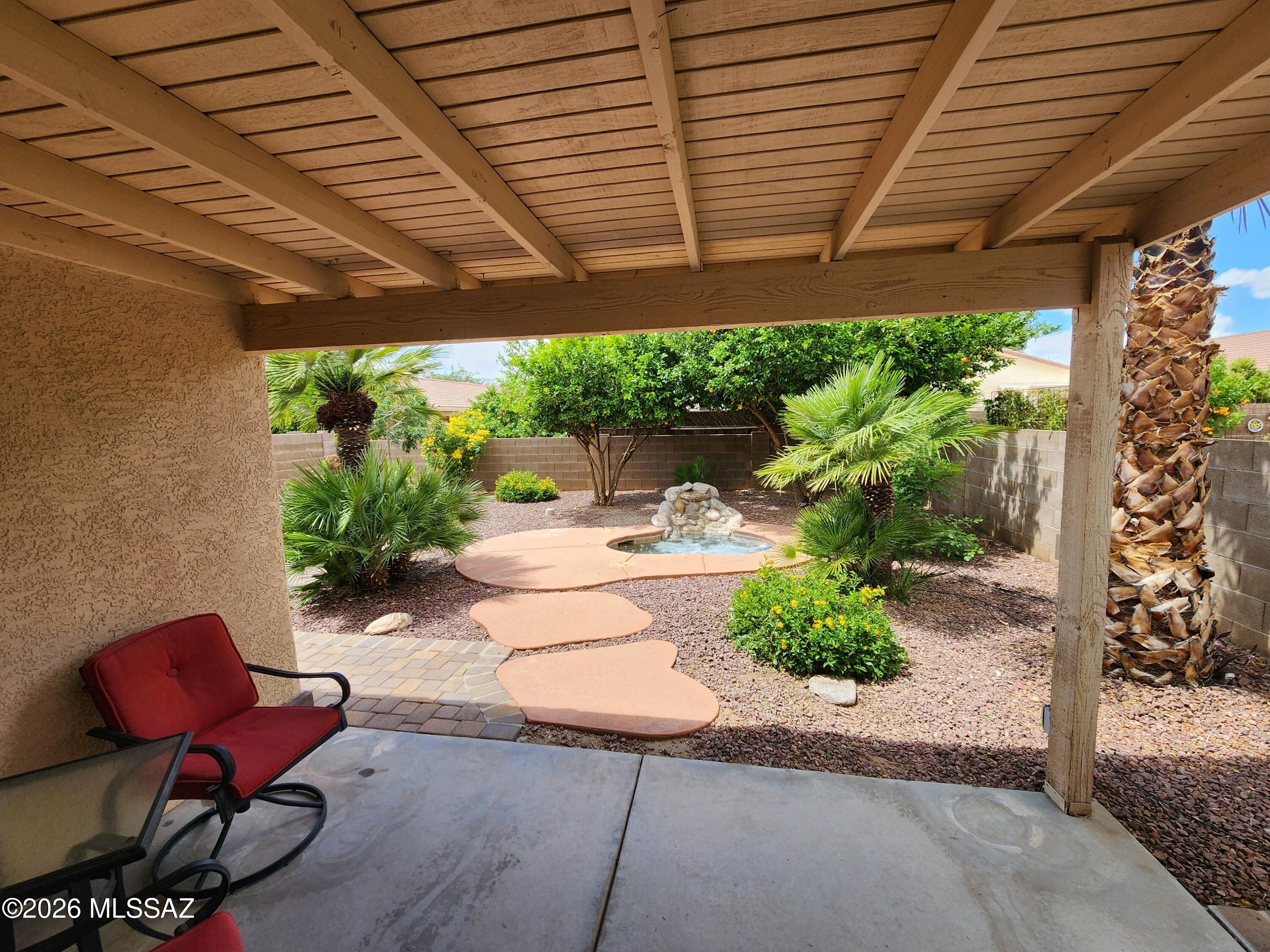 2411 E Skipping Rock Way