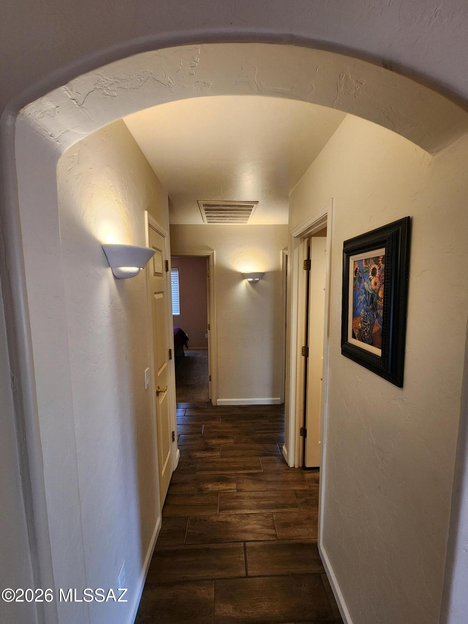 2411 E Skipping Rock Way