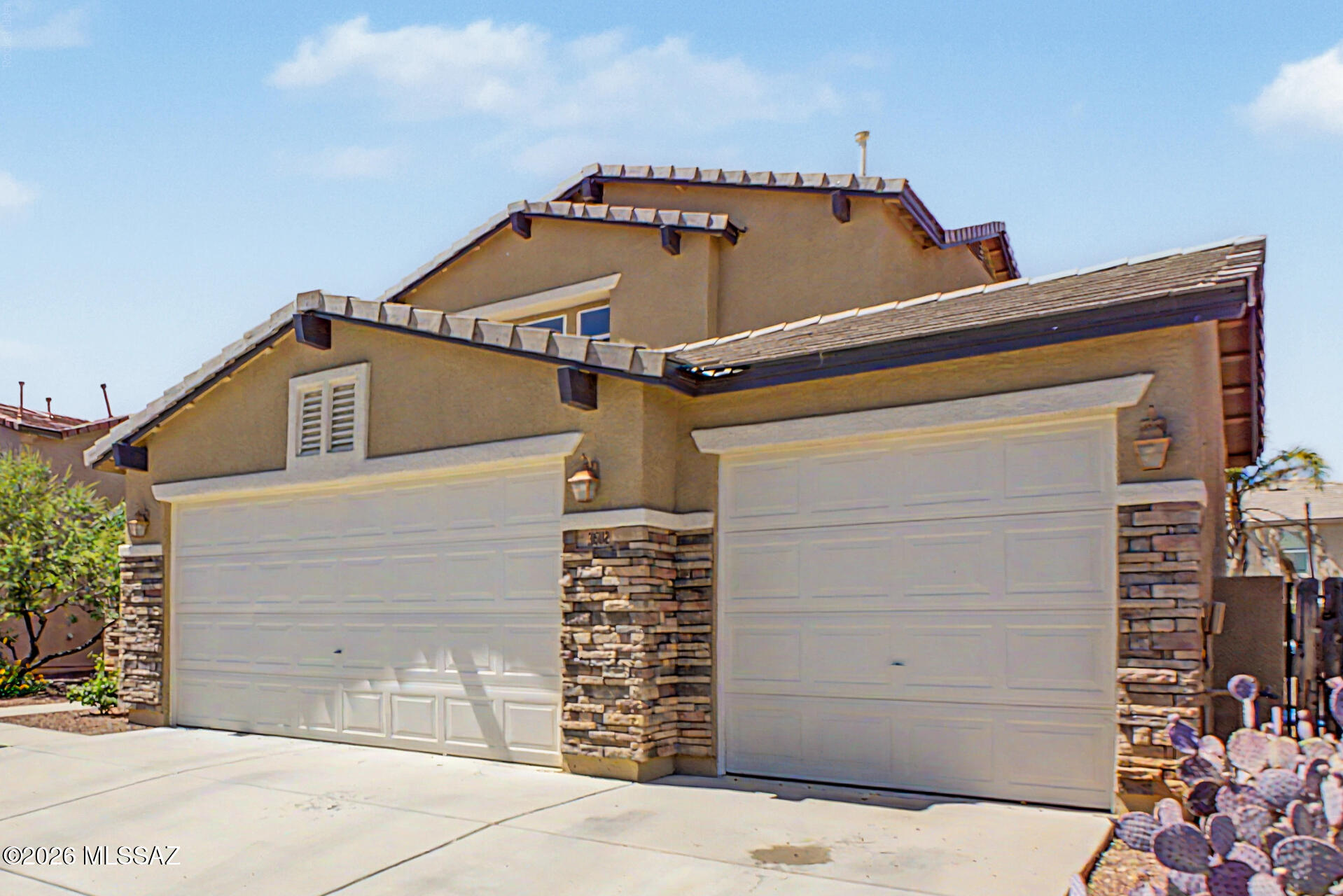 3602 E Canter Road