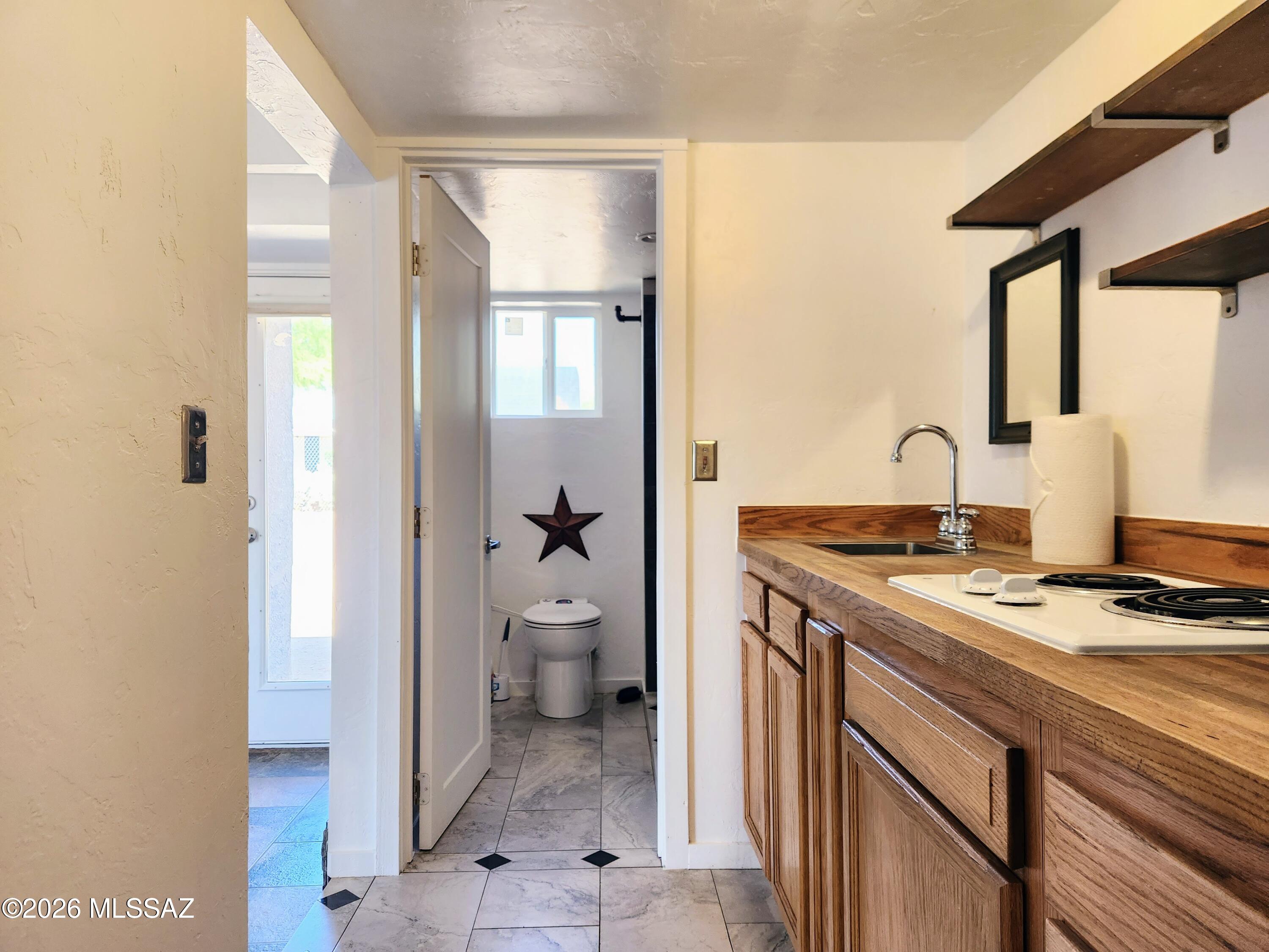 7424 N La Canada Drive