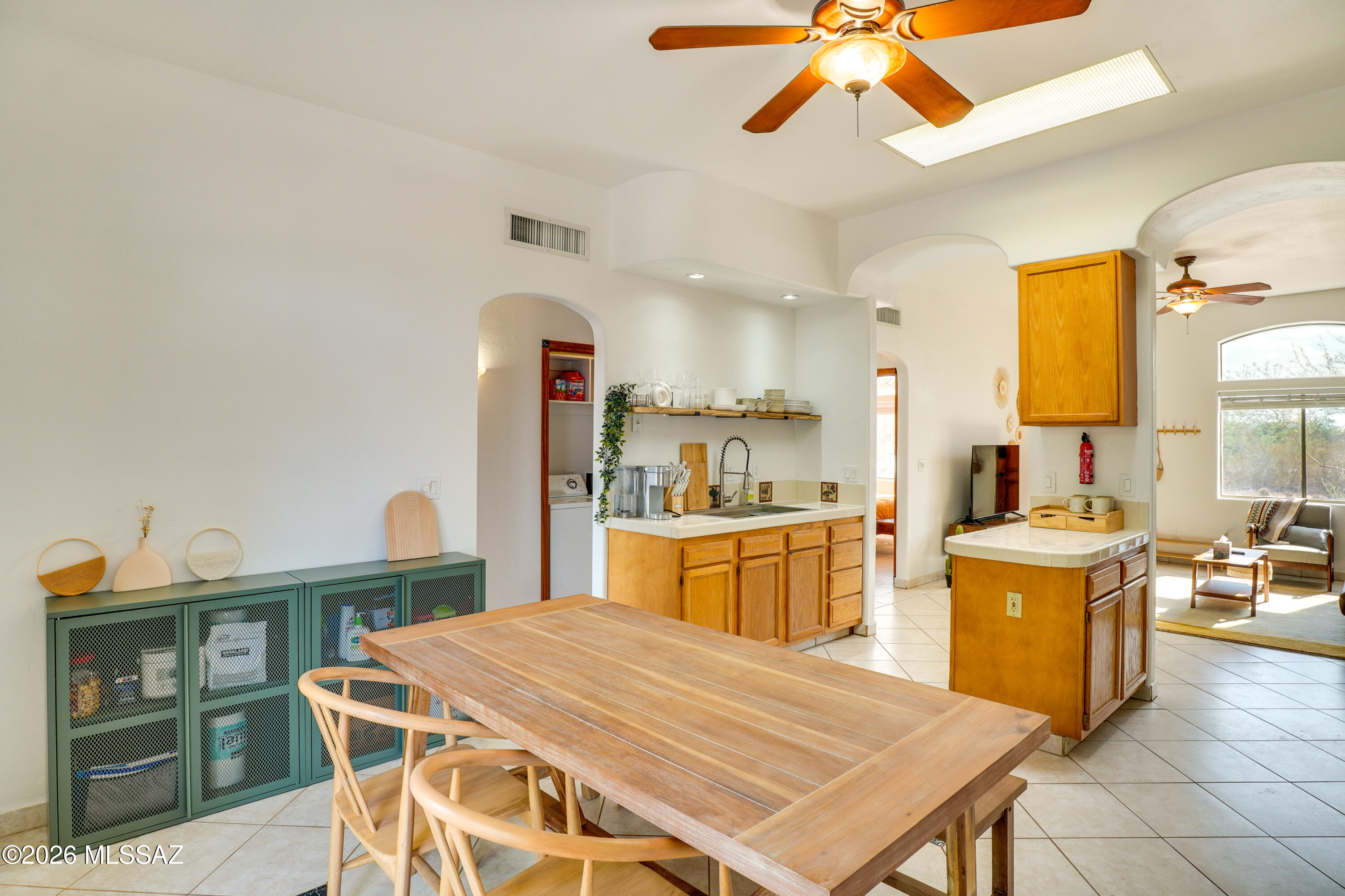 7424 N La Canada Drive