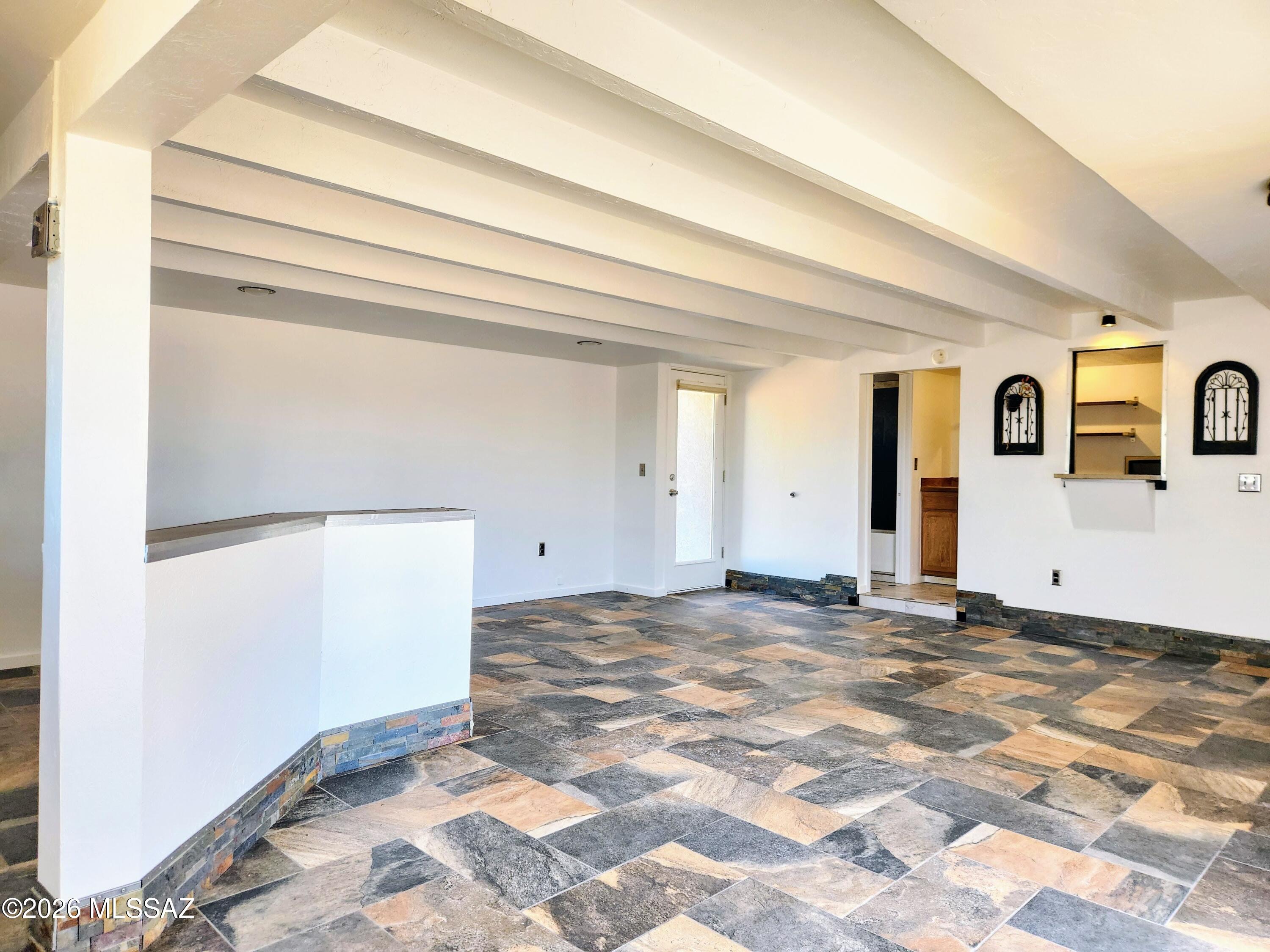 7424 N La Canada Drive