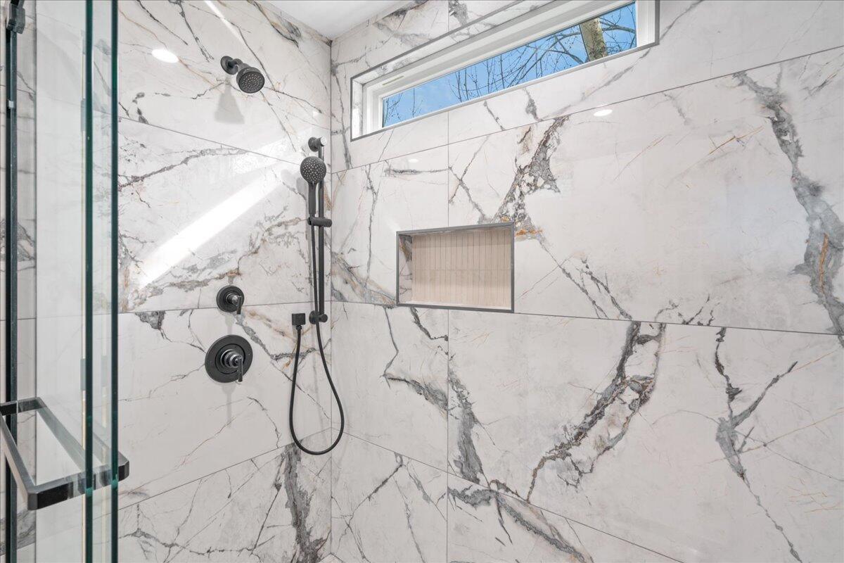 1876 N Smokerise Way