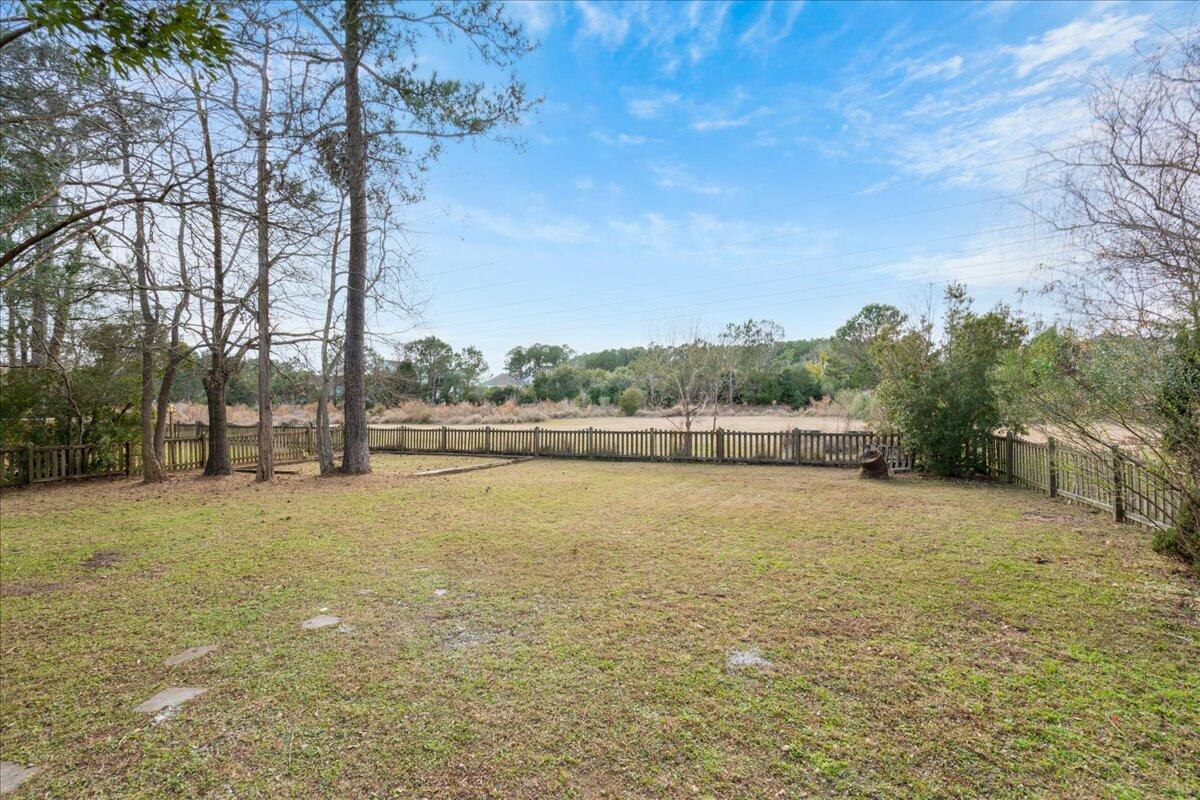 1876 N Smokerise Way