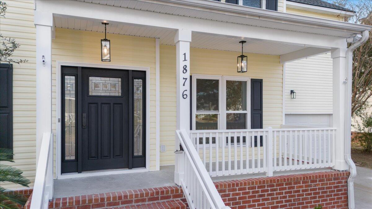 1876 N Smokerise Way