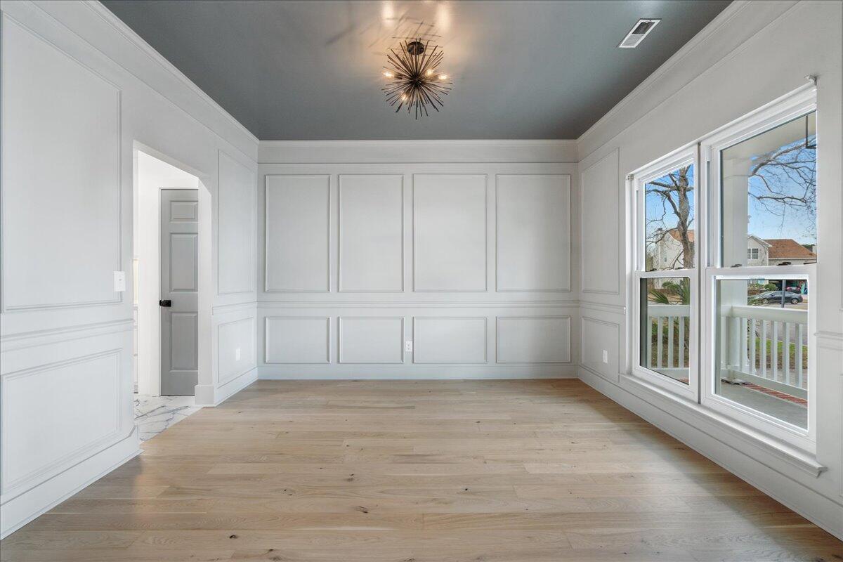 1876 N Smokerise Way