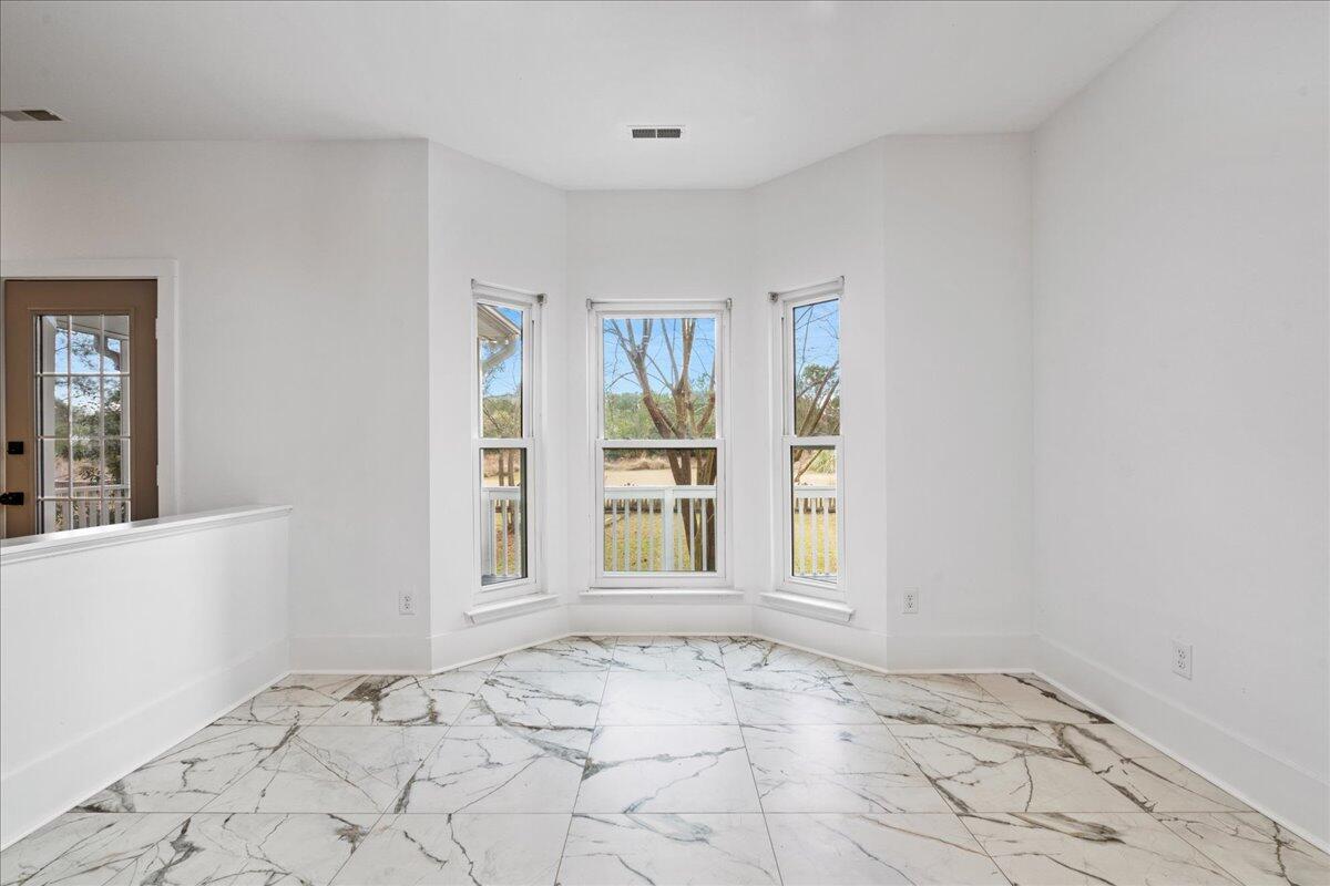 1876 N Smokerise Way