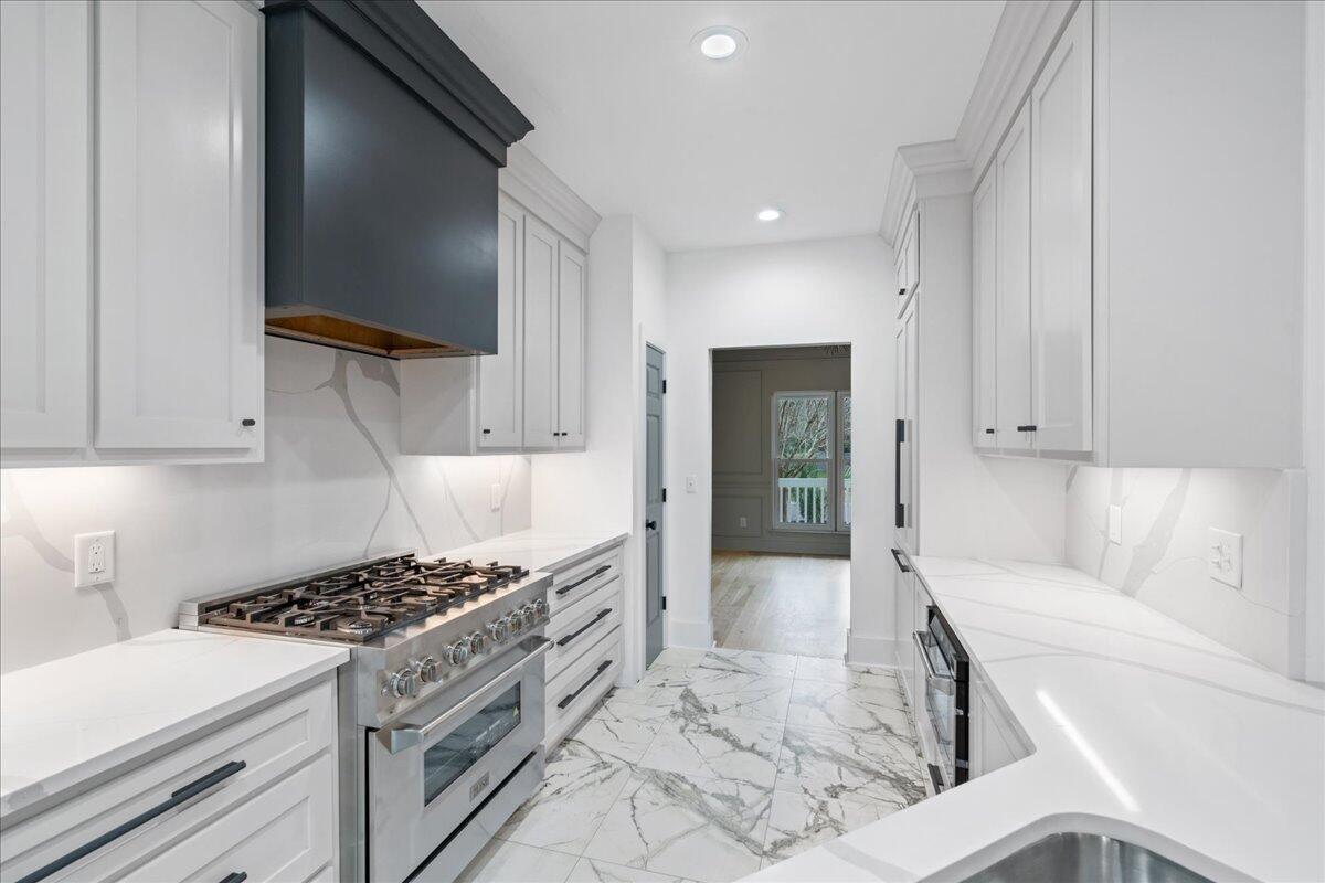 1876 N Smokerise Way