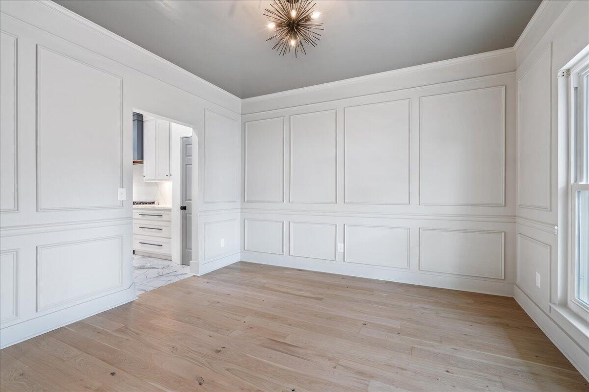 1876 N Smokerise Way