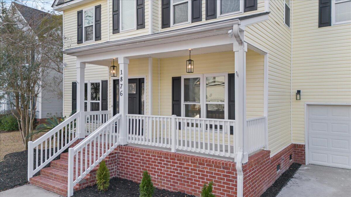 1876 N Smokerise Way