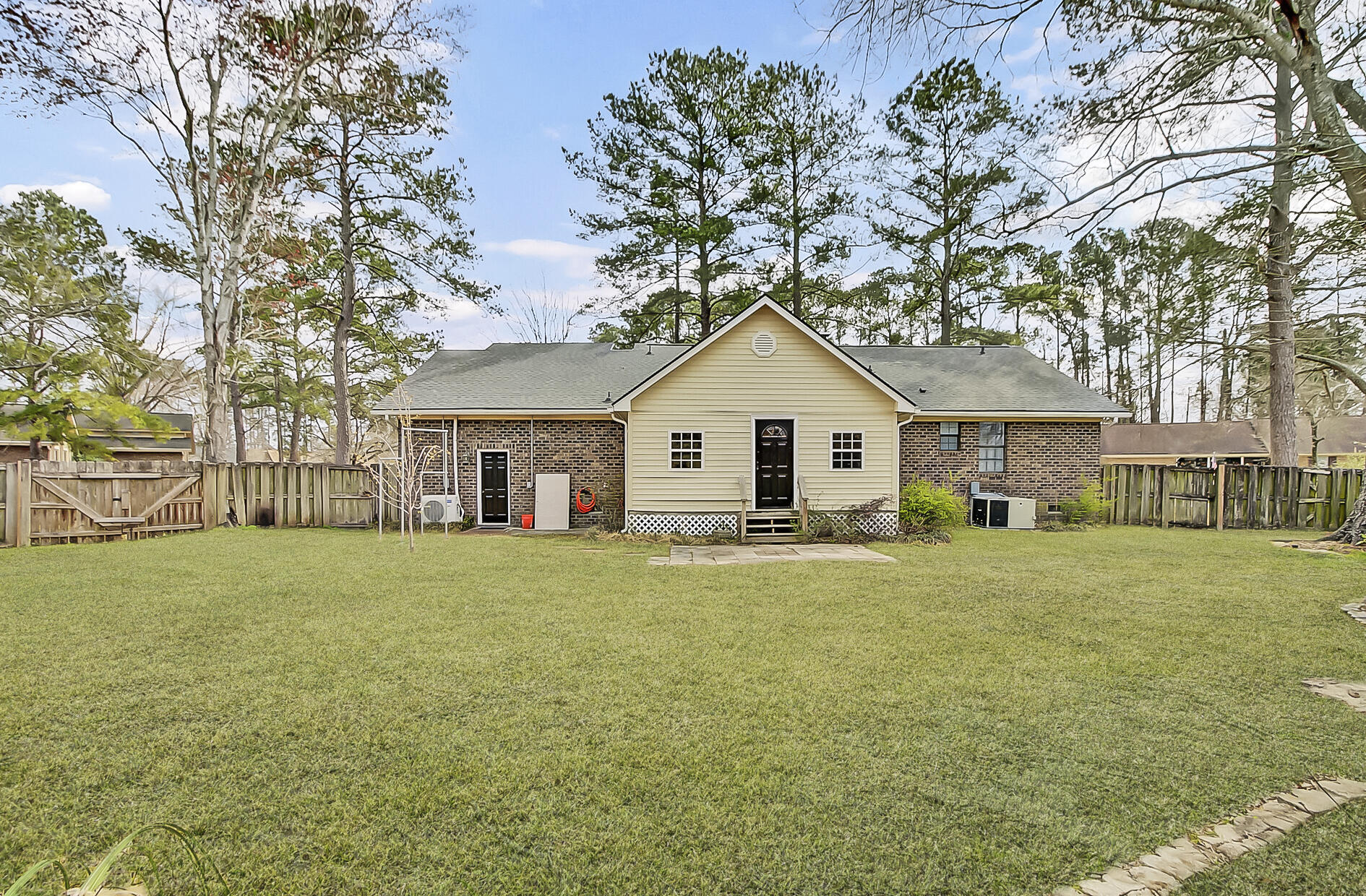 1205 Scotch Pine Lane