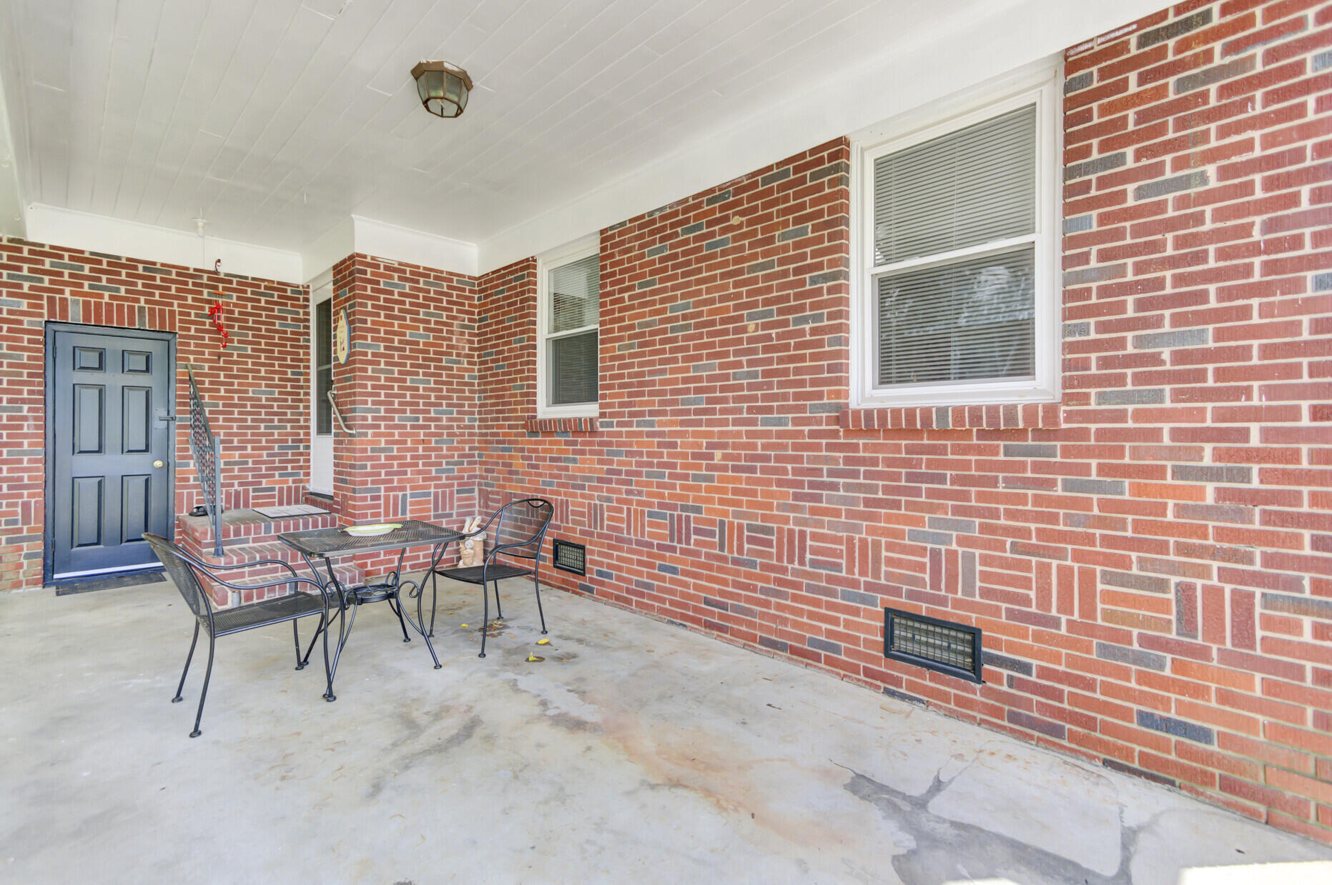 1237 Fort Drive