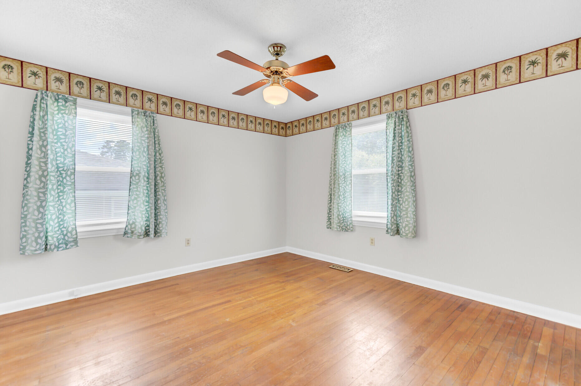 1237 Fort Drive