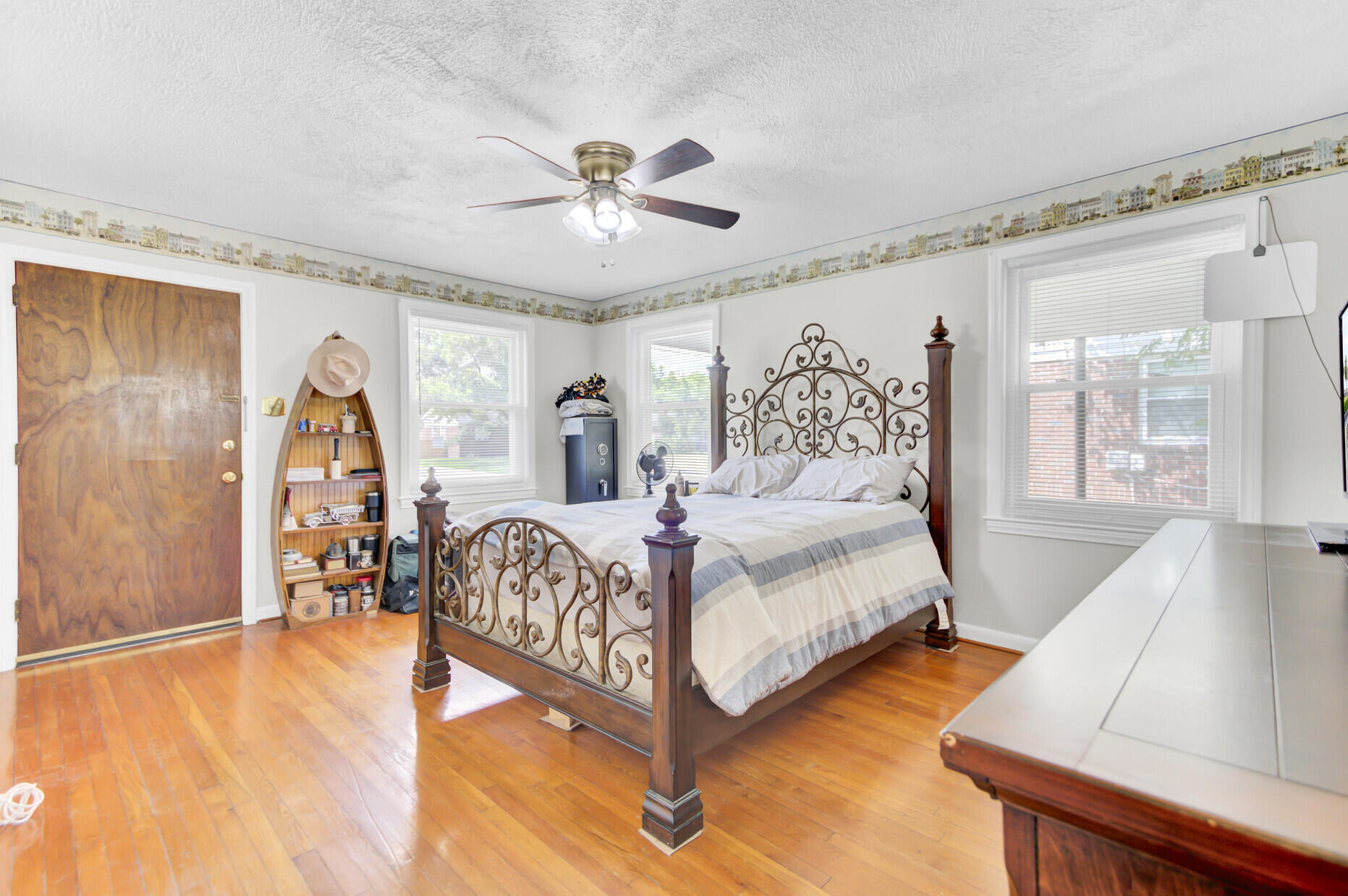 1237 Fort Drive